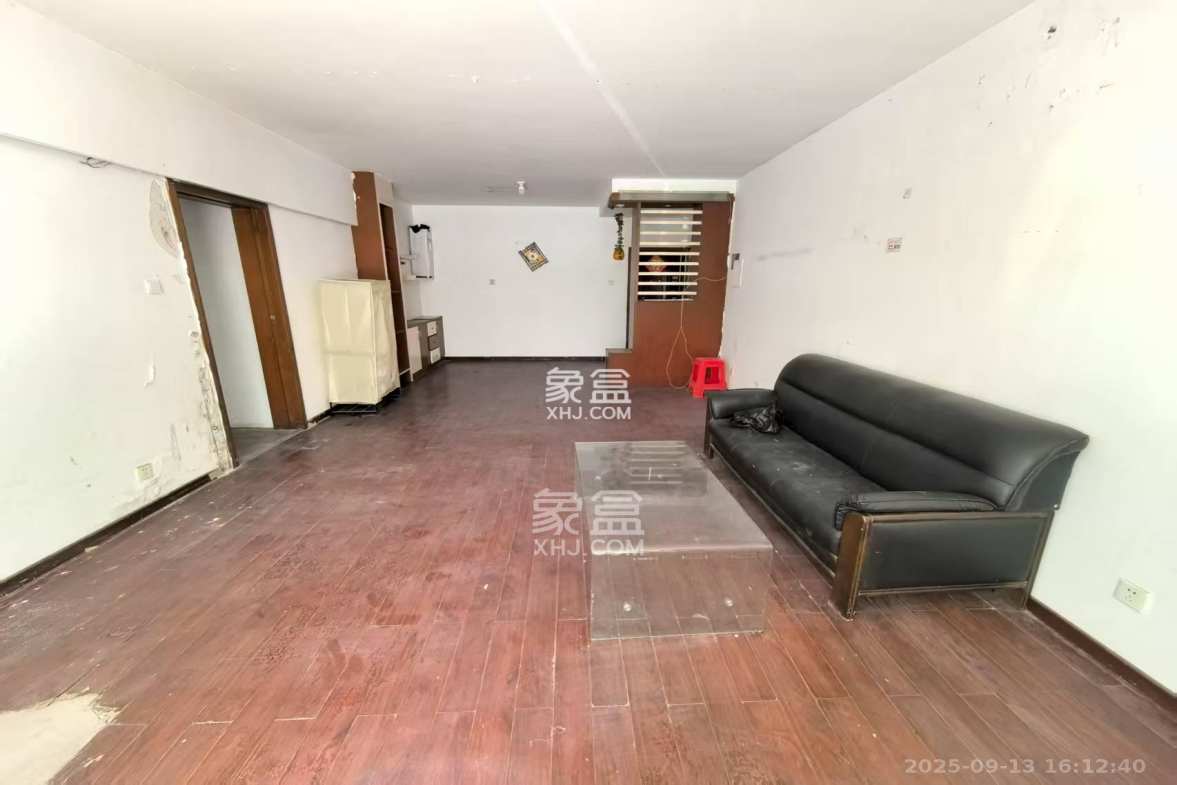 农广校单位宿舍  4室2厅2卫    2480.0元/月 农广校单位宿舍  4室2厅2卫    2480.0元/月室内图