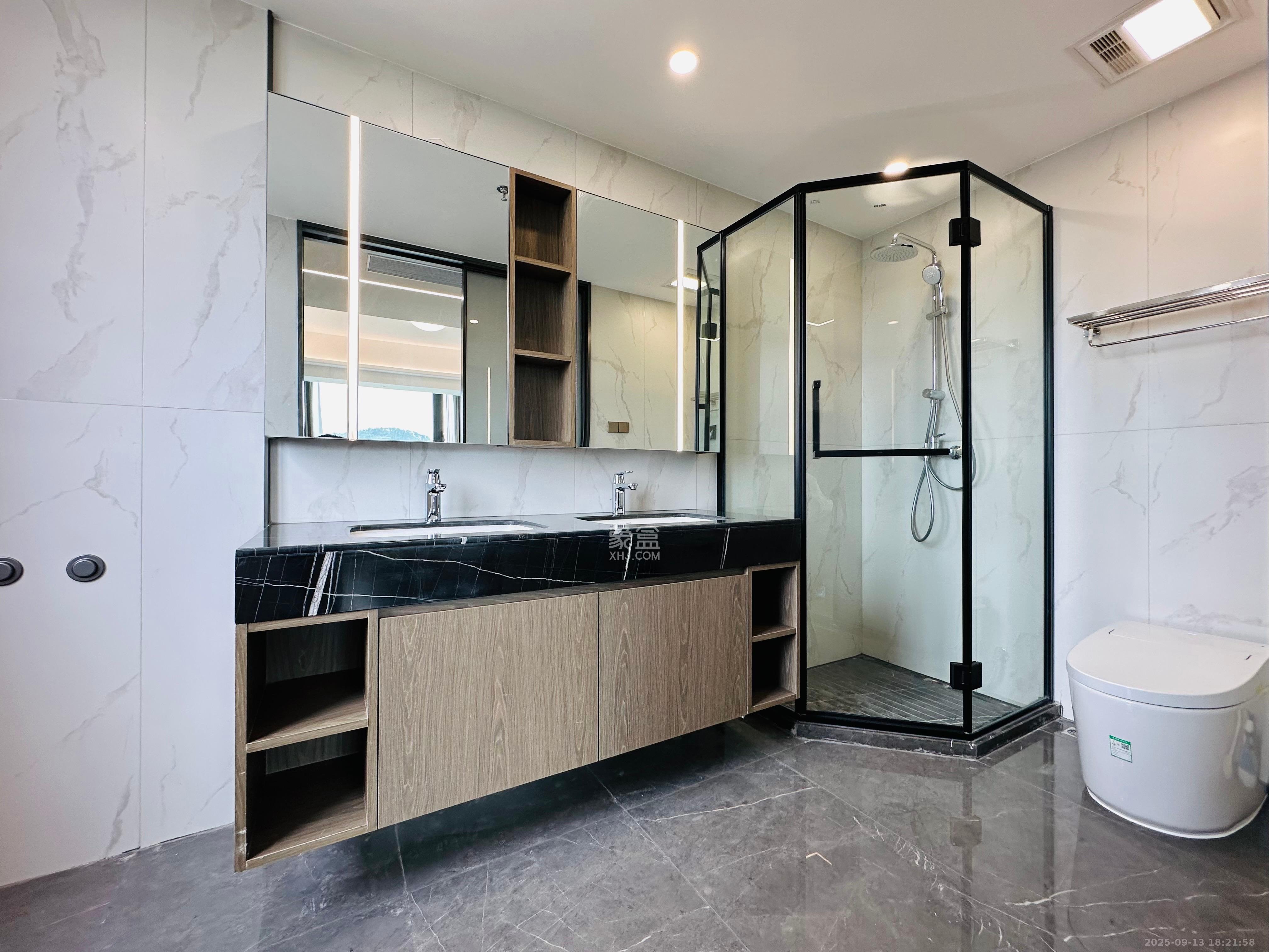 绿城招商桂语雲峯  4室2厅2卫    7000.0元/月室内图