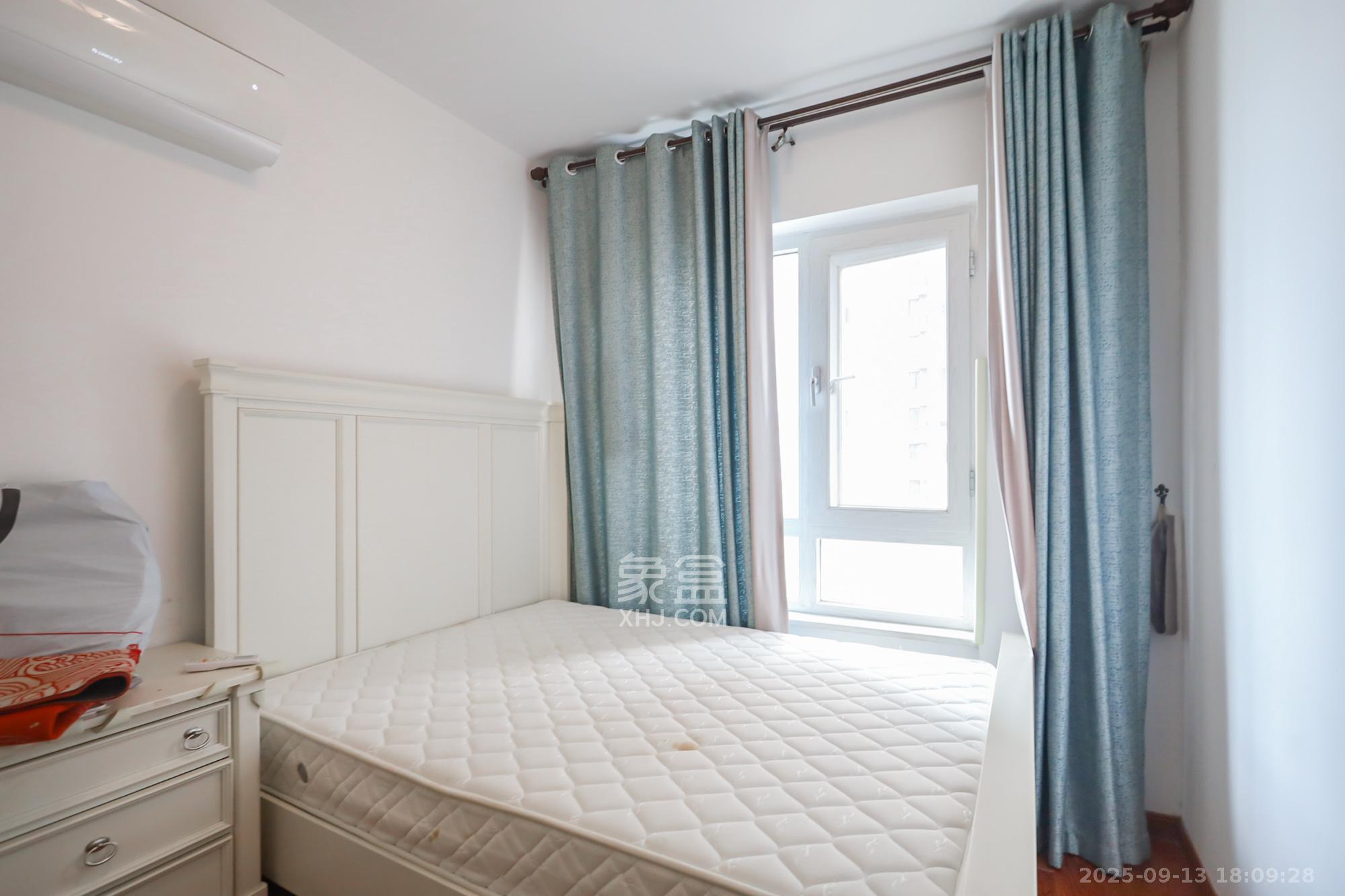 世茂外滩里(世茂铂翠湾三期) 3室2厅1卫 165.0万 世茂外滩里(世茂铂翠湾三期) 3室2厅1卫 165.0万卧室