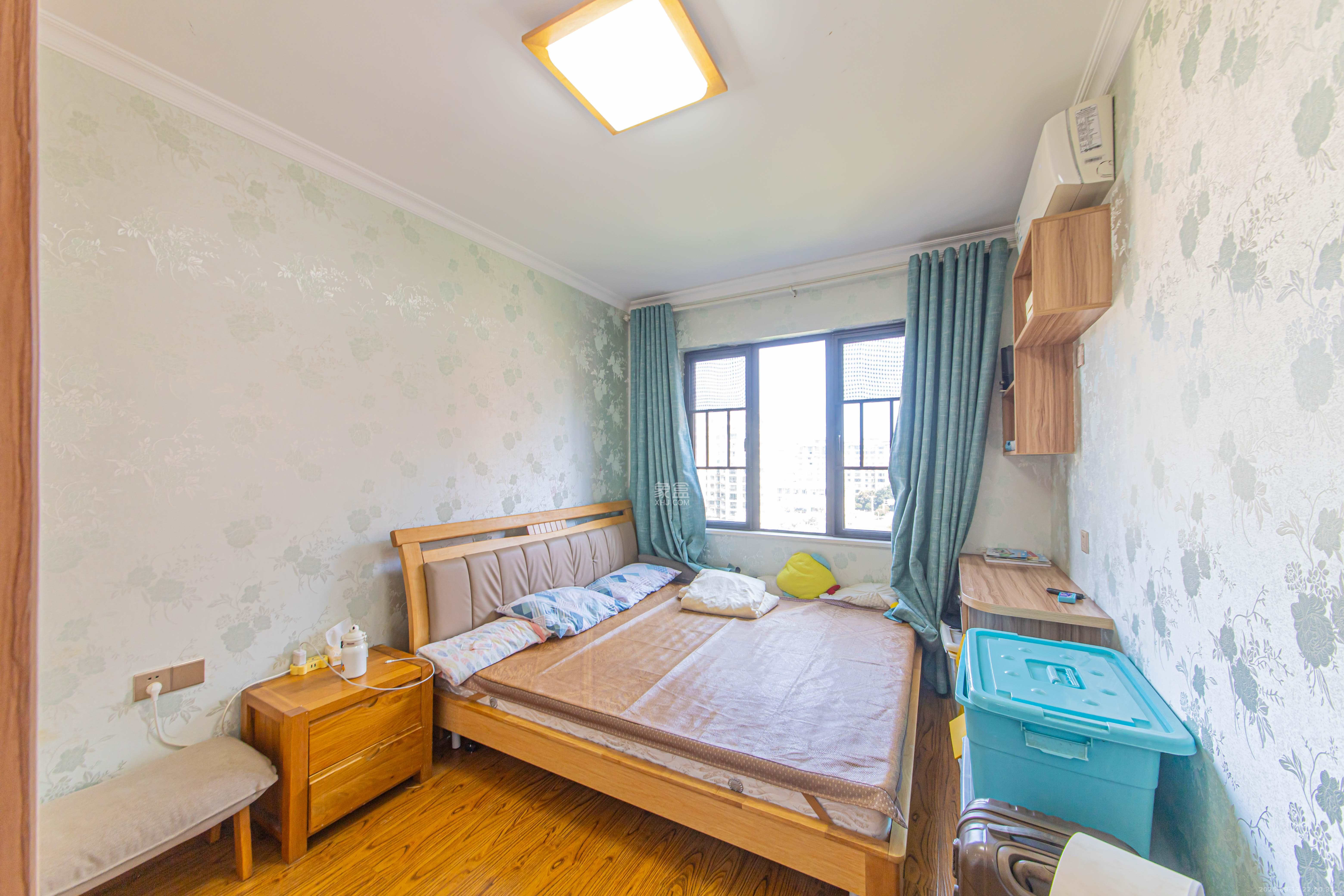 鑫远和城（一、二期）  4室2厅2卫    125.0万卧室