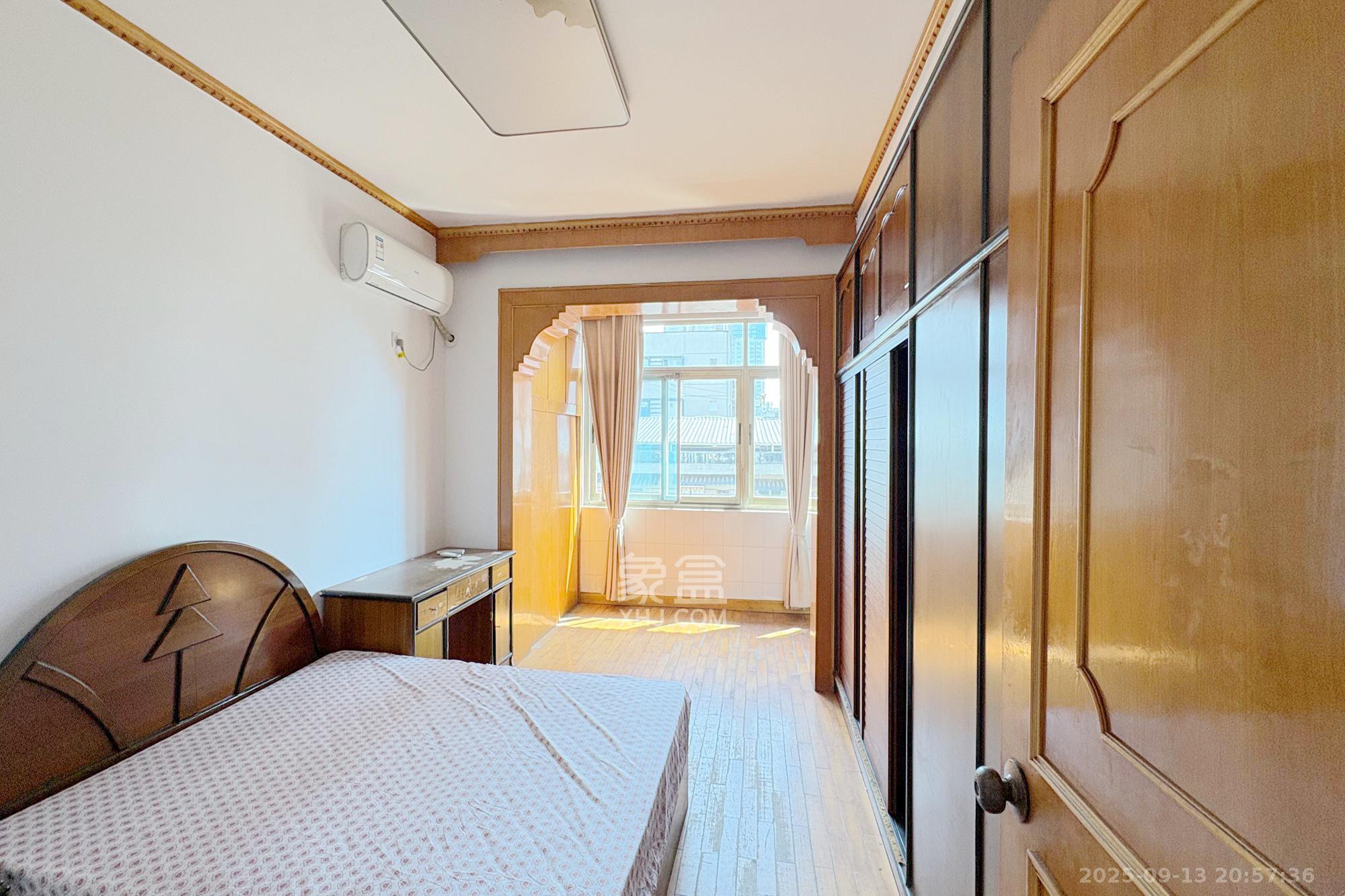 湖南省机械局宿舍（东茅街30号）  2室2厅1卫    68.0万卧室