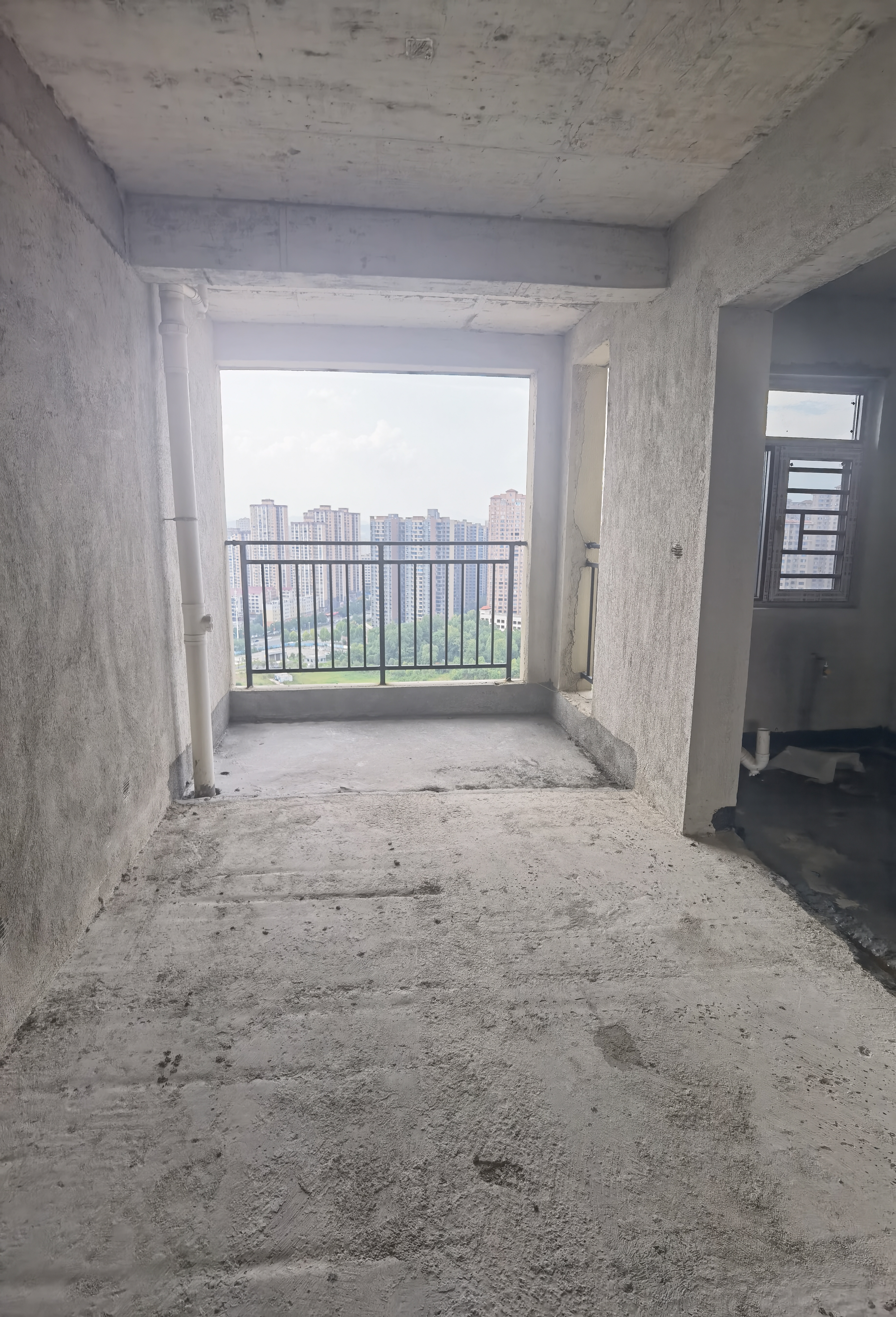 云泰天麓 5室2厅2卫 94.5万 云泰天麓 5室2厅2卫 94.5万客厅