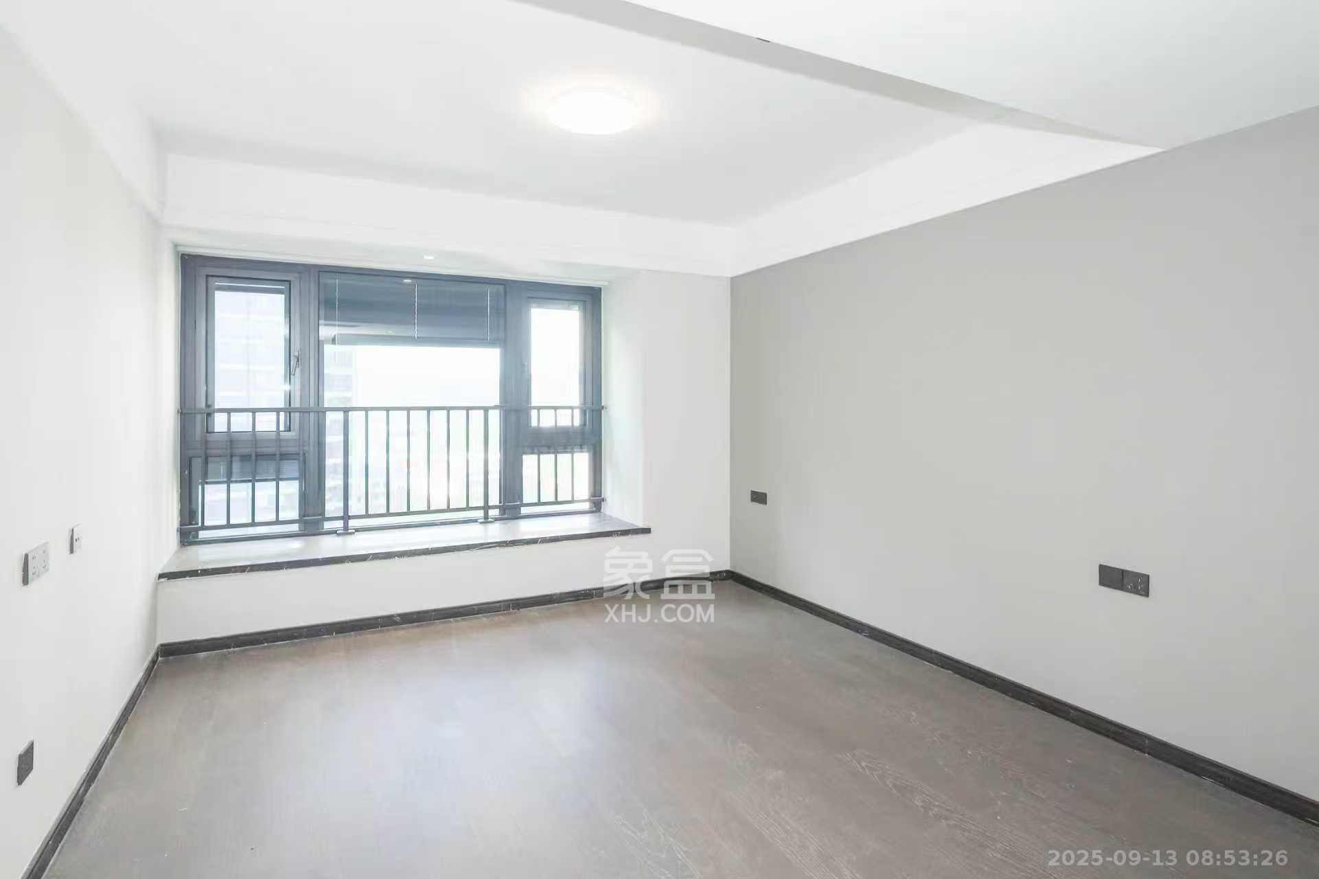 绿地麓云国际一期  5室2厅2卫    5000.0元/月 绿地麓云国际一期  5室2厅2卫    5000.0元/月室内图