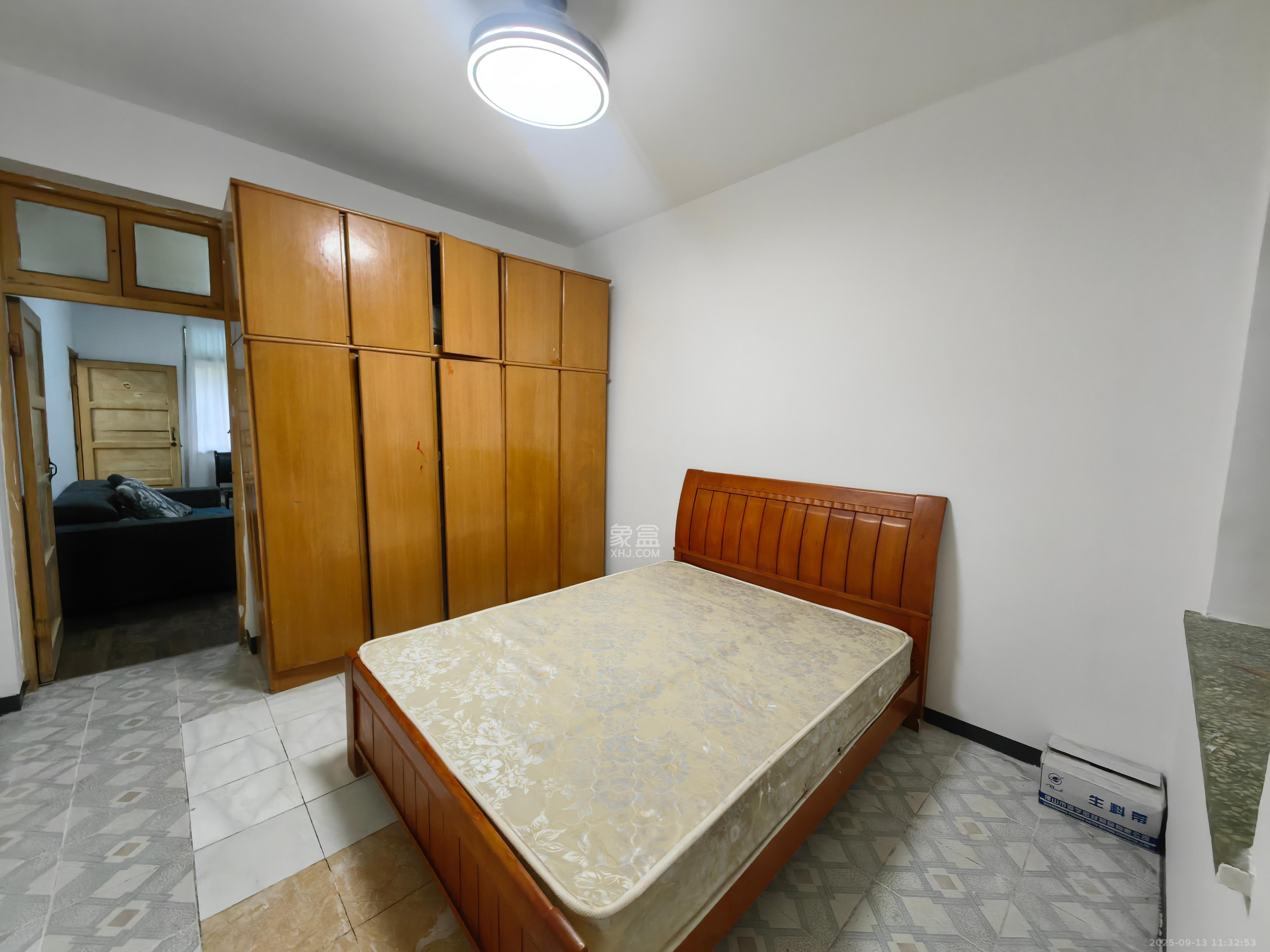 人民新村  2室1厅1卫    1300.0元/月室内图