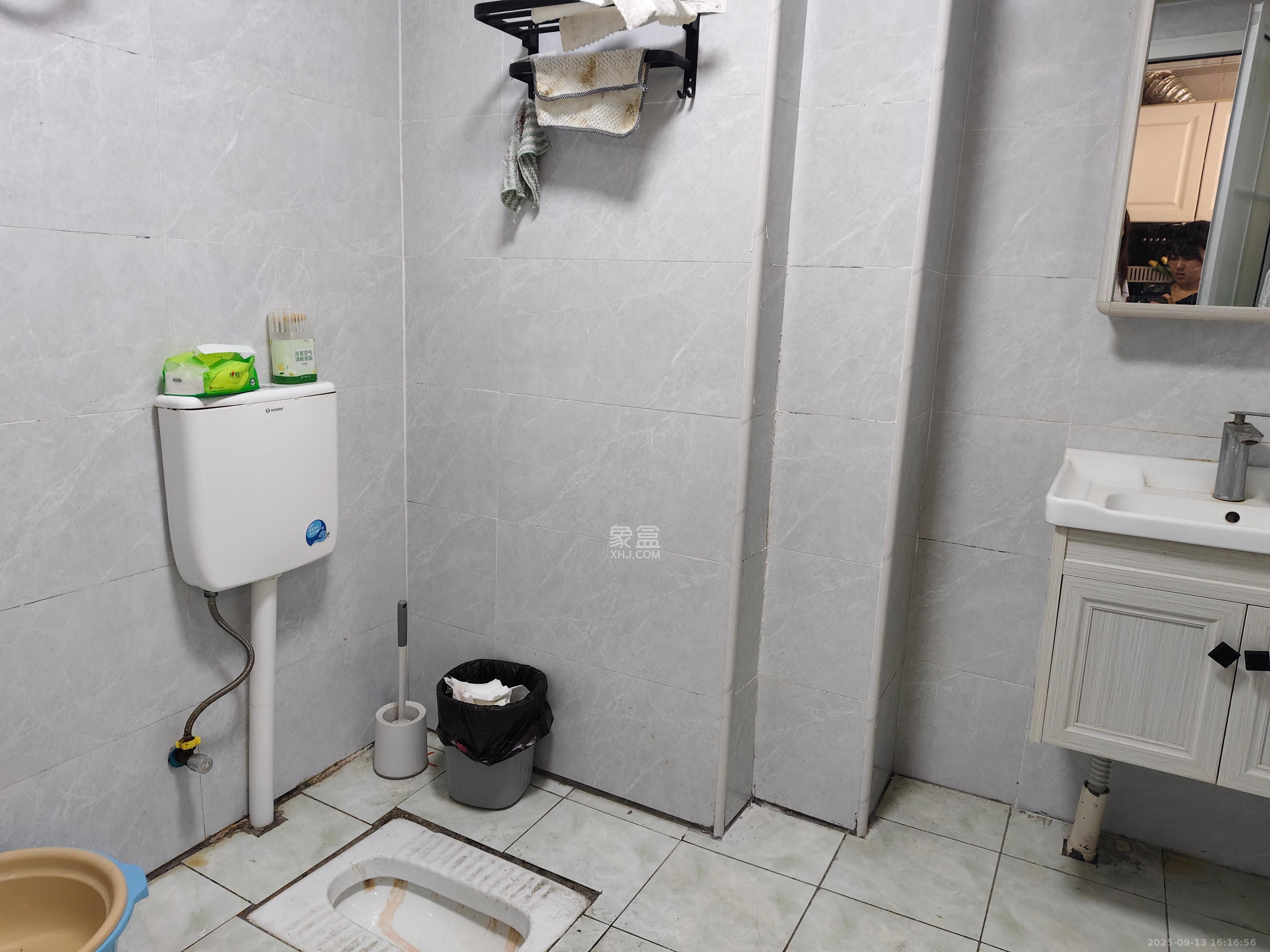 梅溪峰汇（房聚梅溪壹中心）  1室1厅1卫    1800.0元/月室内图