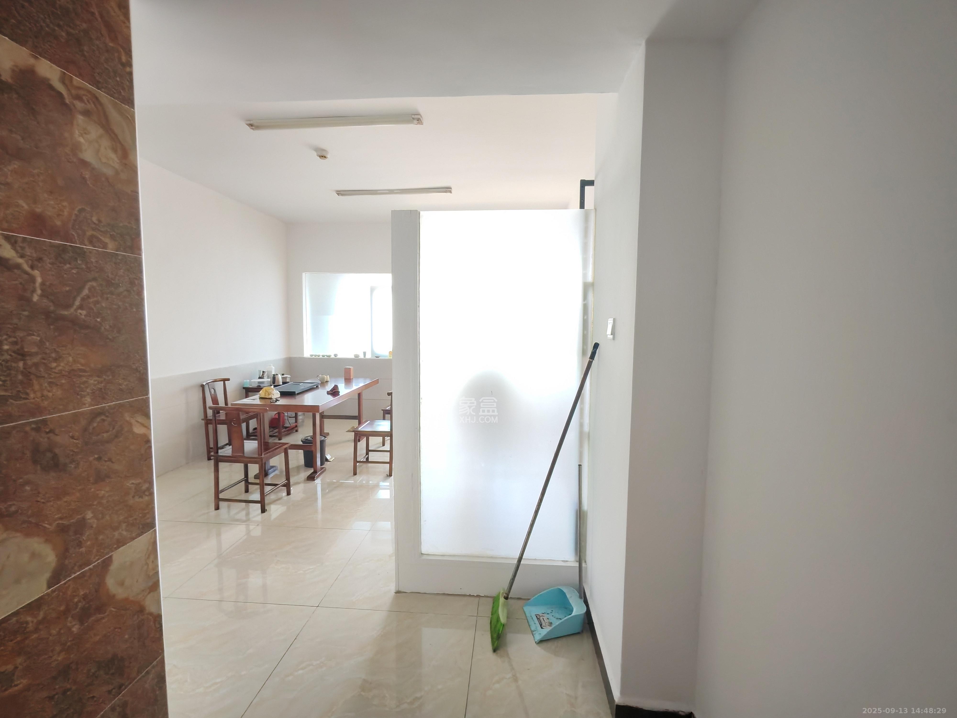 汇达国际公馆（汇达大厦）  2室1厅1卫    2300.0元/月室内图