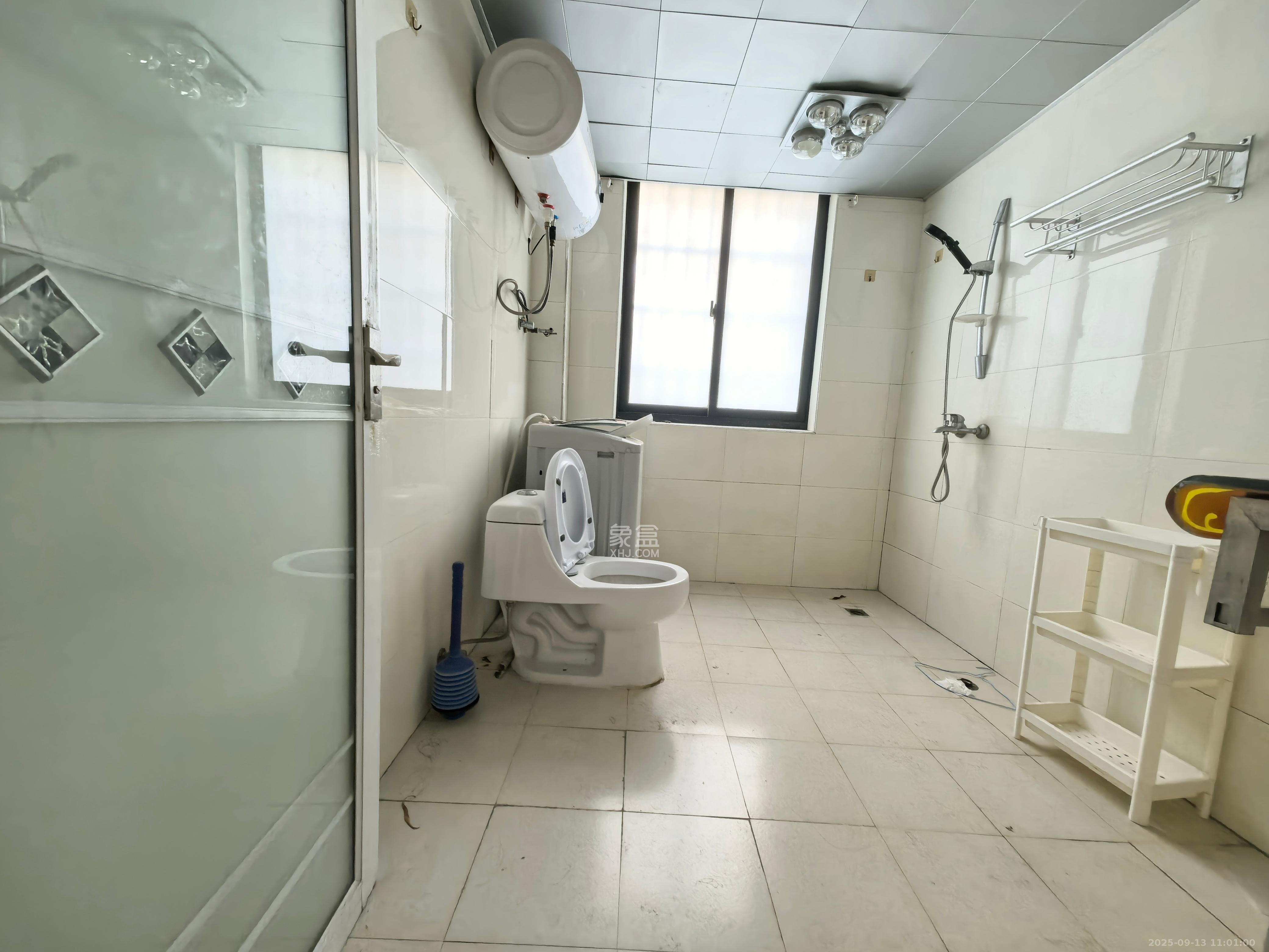 三江花中城 3室2厅2卫 2100.0元/月 三江花中城 3室2厅2卫 2100.0元/月室内图