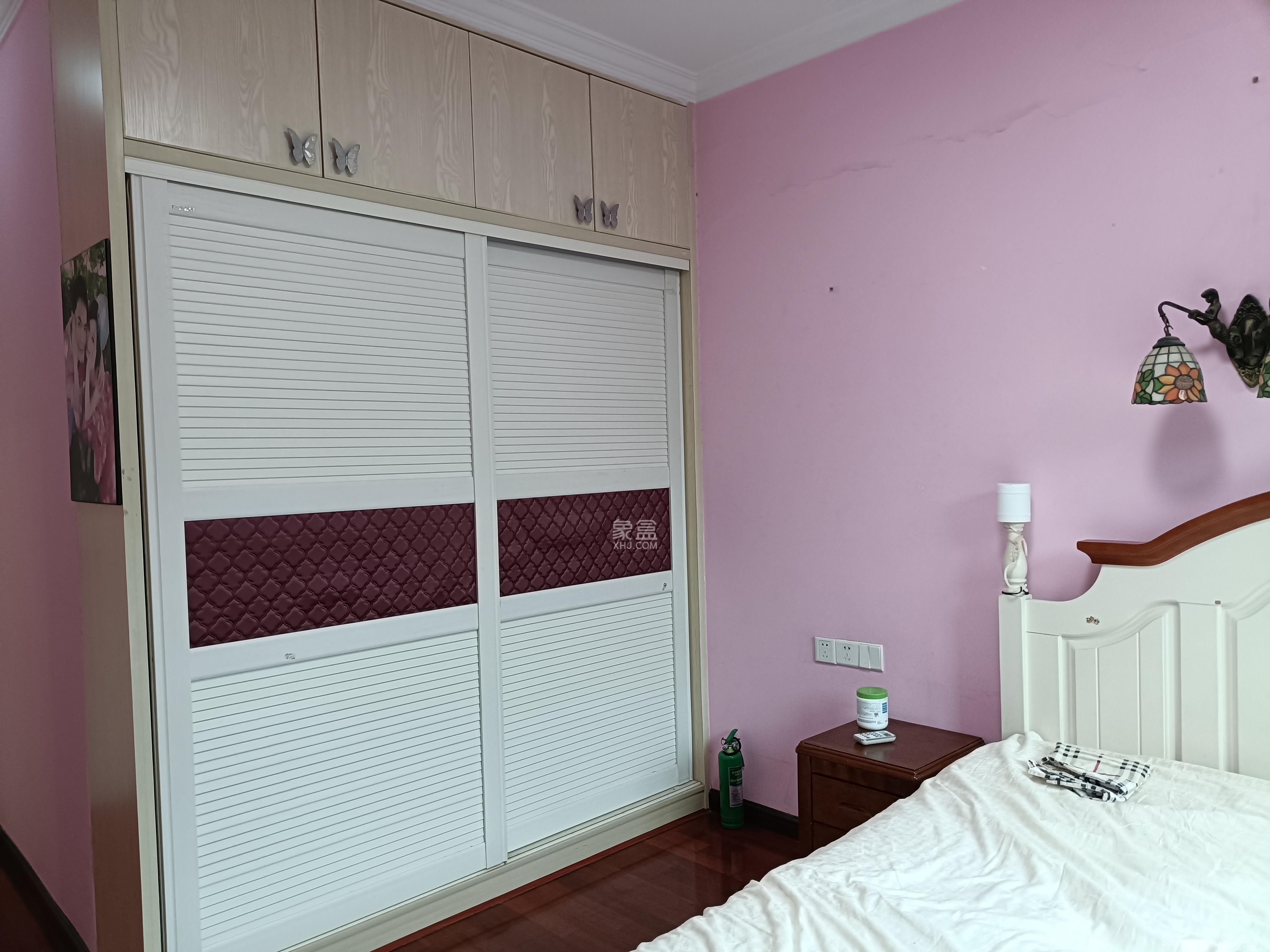 翡翠云天  3室1厅1卫    1800.0元/月室内图