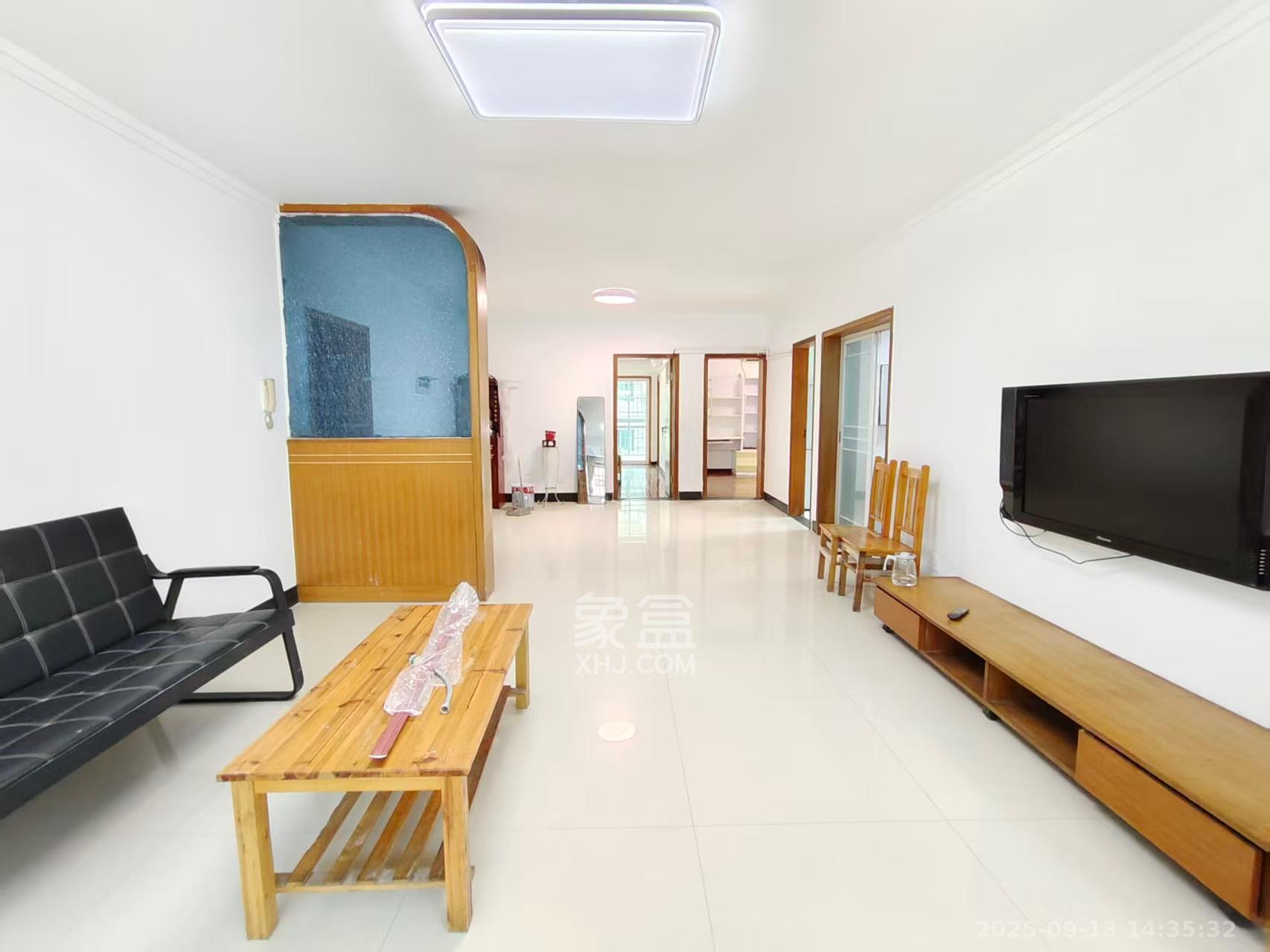 鑫湘佳园 3室2厅1卫 2300.0元/月 鑫湘佳园 3室2厅1卫 2300.0元/月室内图