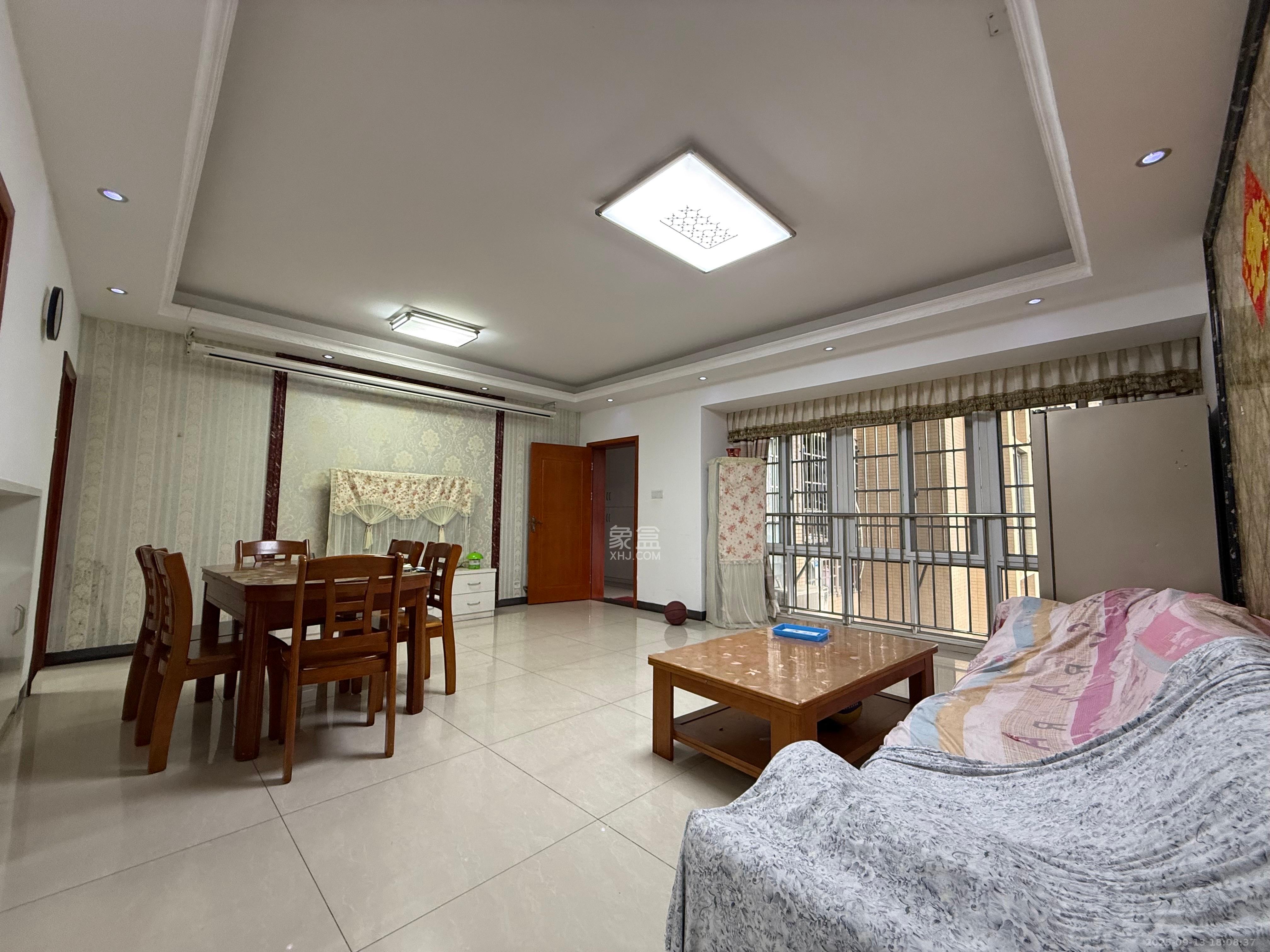 泊爱蓝湾 3室1厅1卫 2900.0元/月 泊爱蓝湾 3室1厅1卫 2900.0元/月室内图