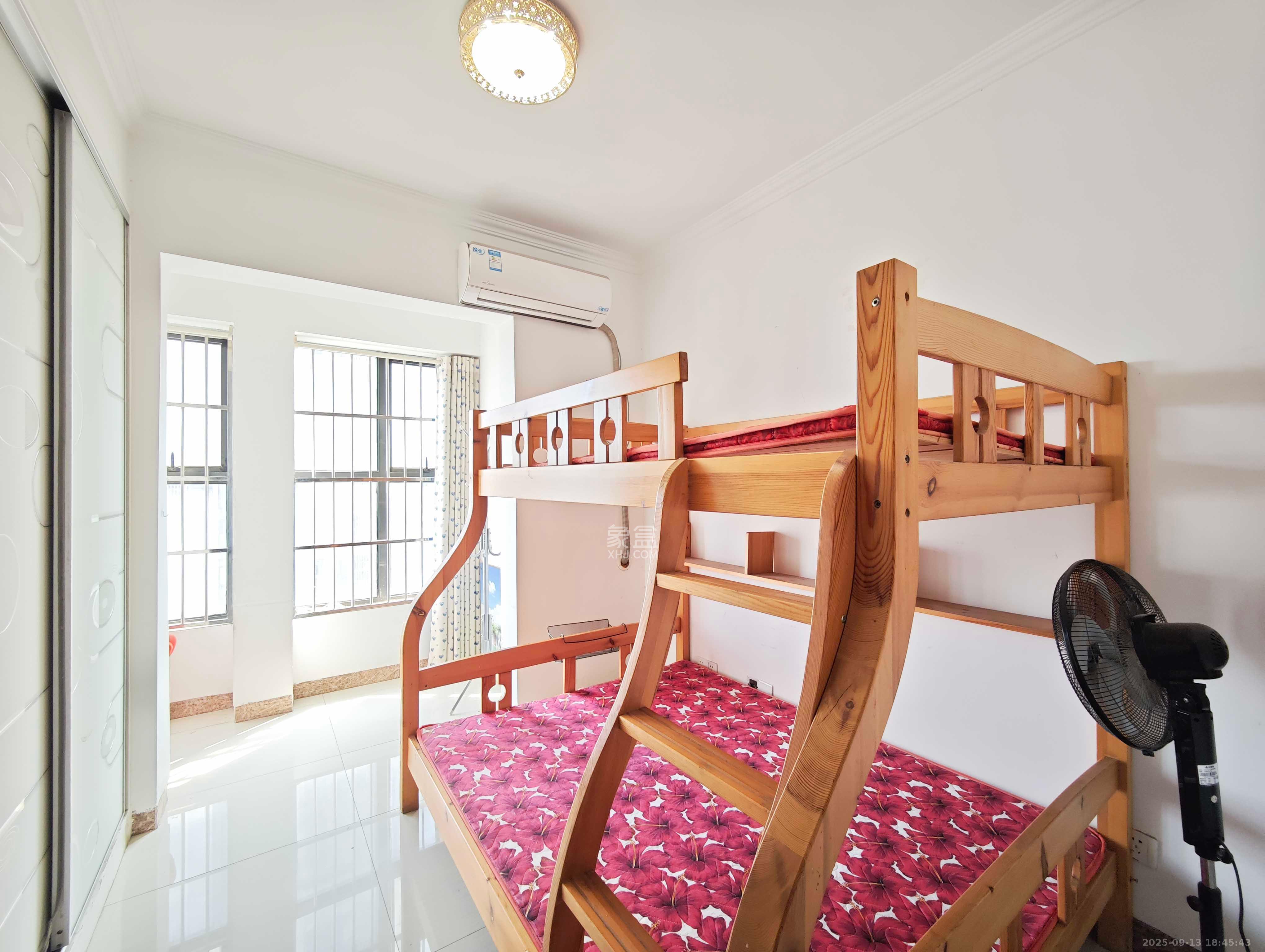 万科魅力之城  1室1厅1卫    65.0万卧室