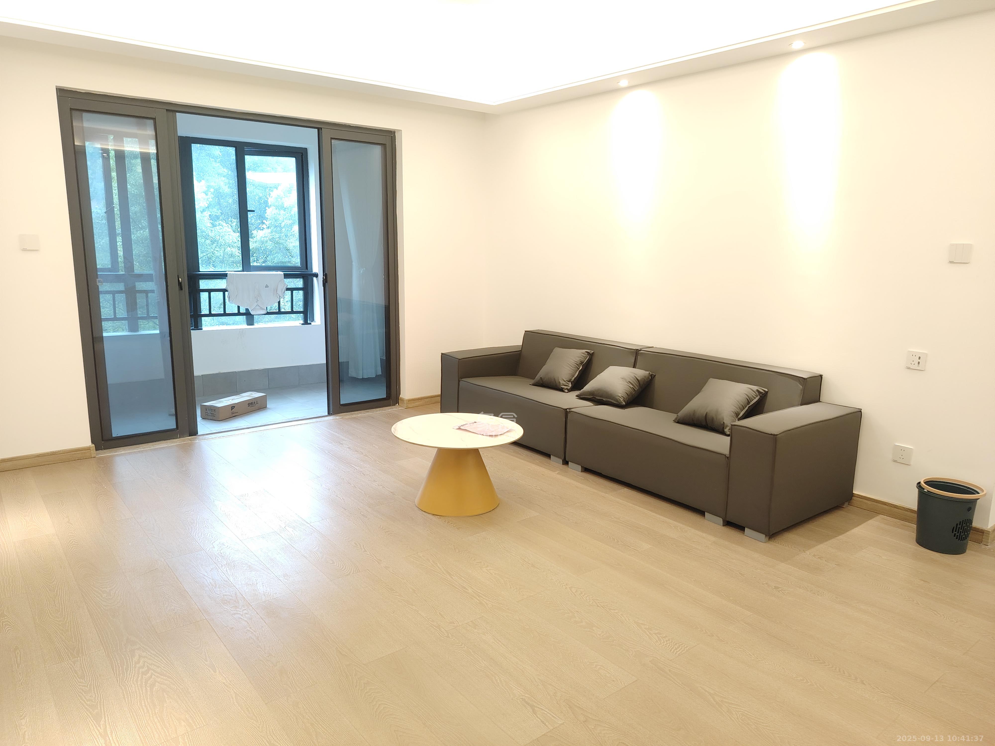 澳海月亮湾 4室2厅2卫 2000.0元/月 澳海月亮湾 4室2厅2卫 2000.0元/月室内图