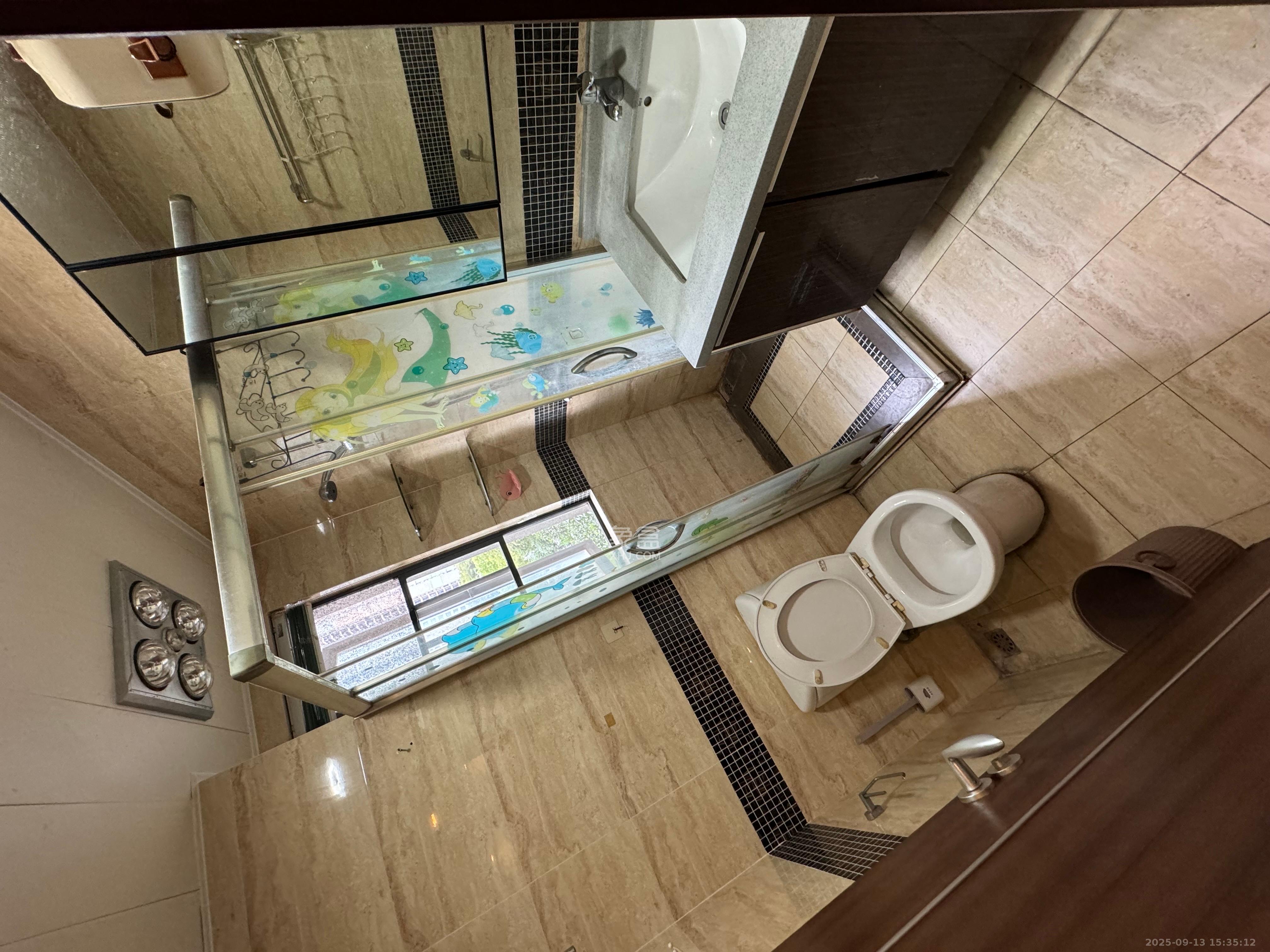 万科城 3室2厅1卫 2300.0元/月 万科城 3室2厅1卫 2300.0元/月室内图