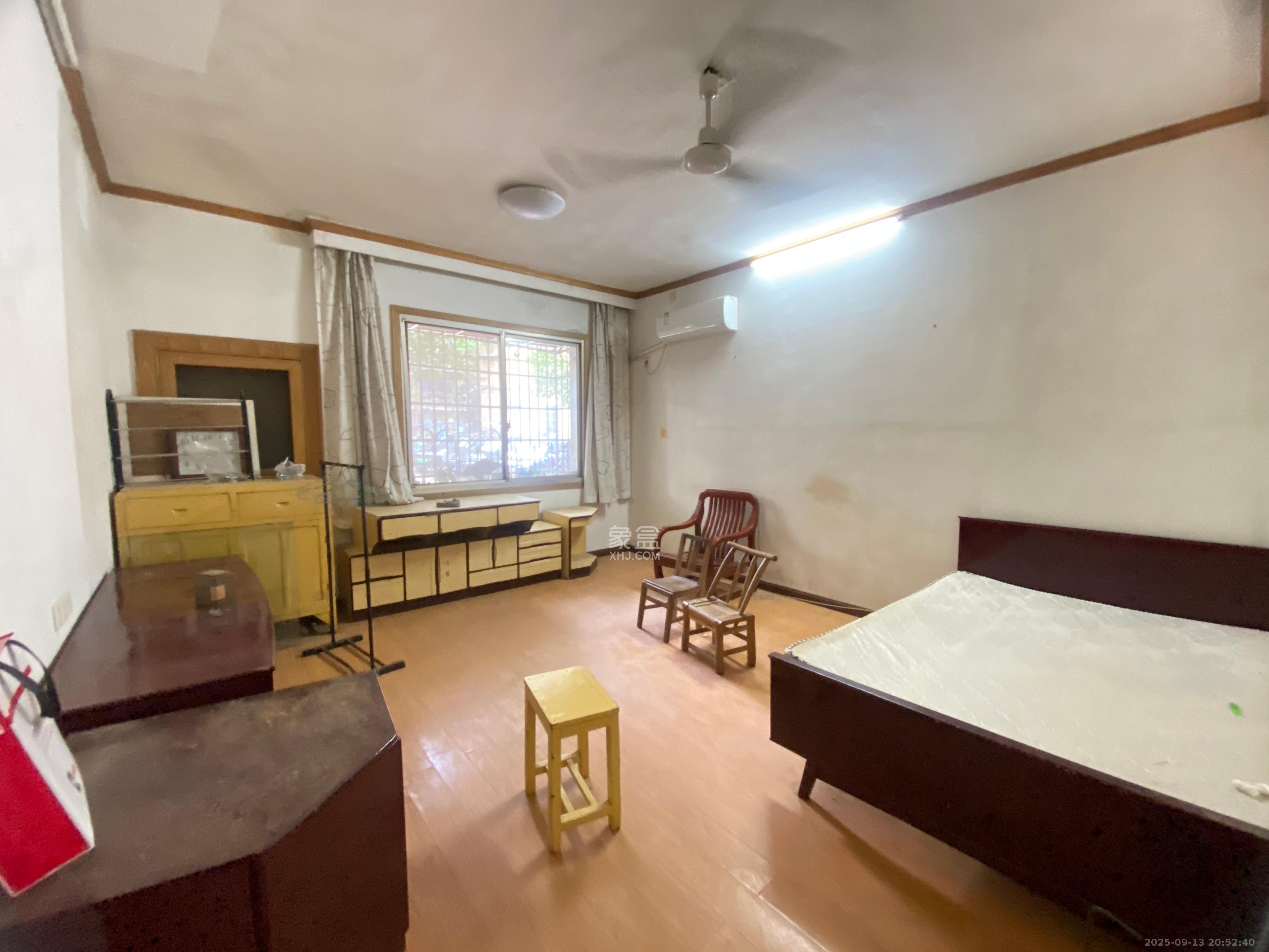 东塘电力院 3室2厅1卫 2200.0元/月 东塘电力院 3室2厅1卫 2200.0元/月室内图