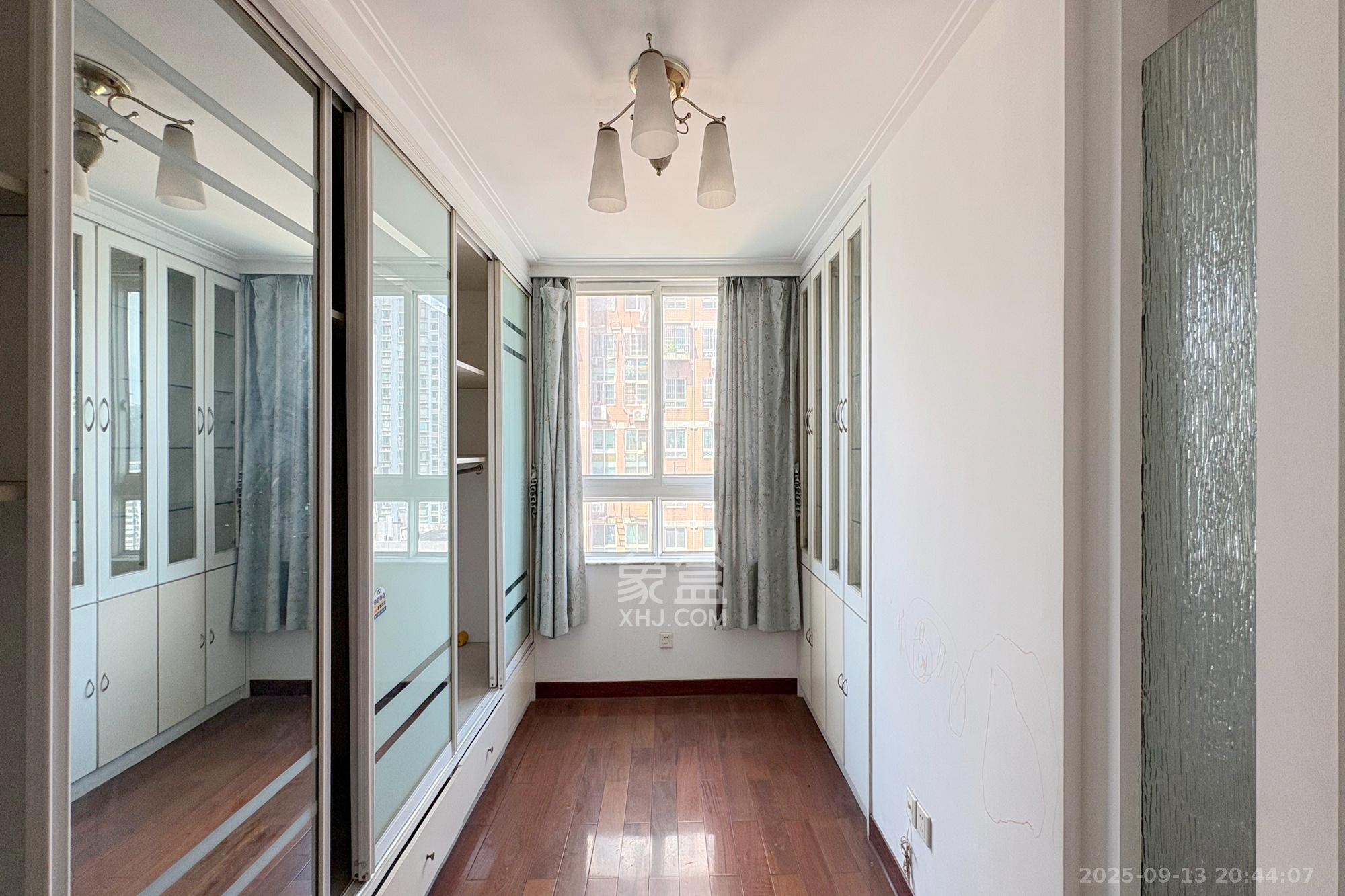 君临天厦  3室2厅1卫    150.0万 君临天厦  3室2厅1卫    150.0万其他