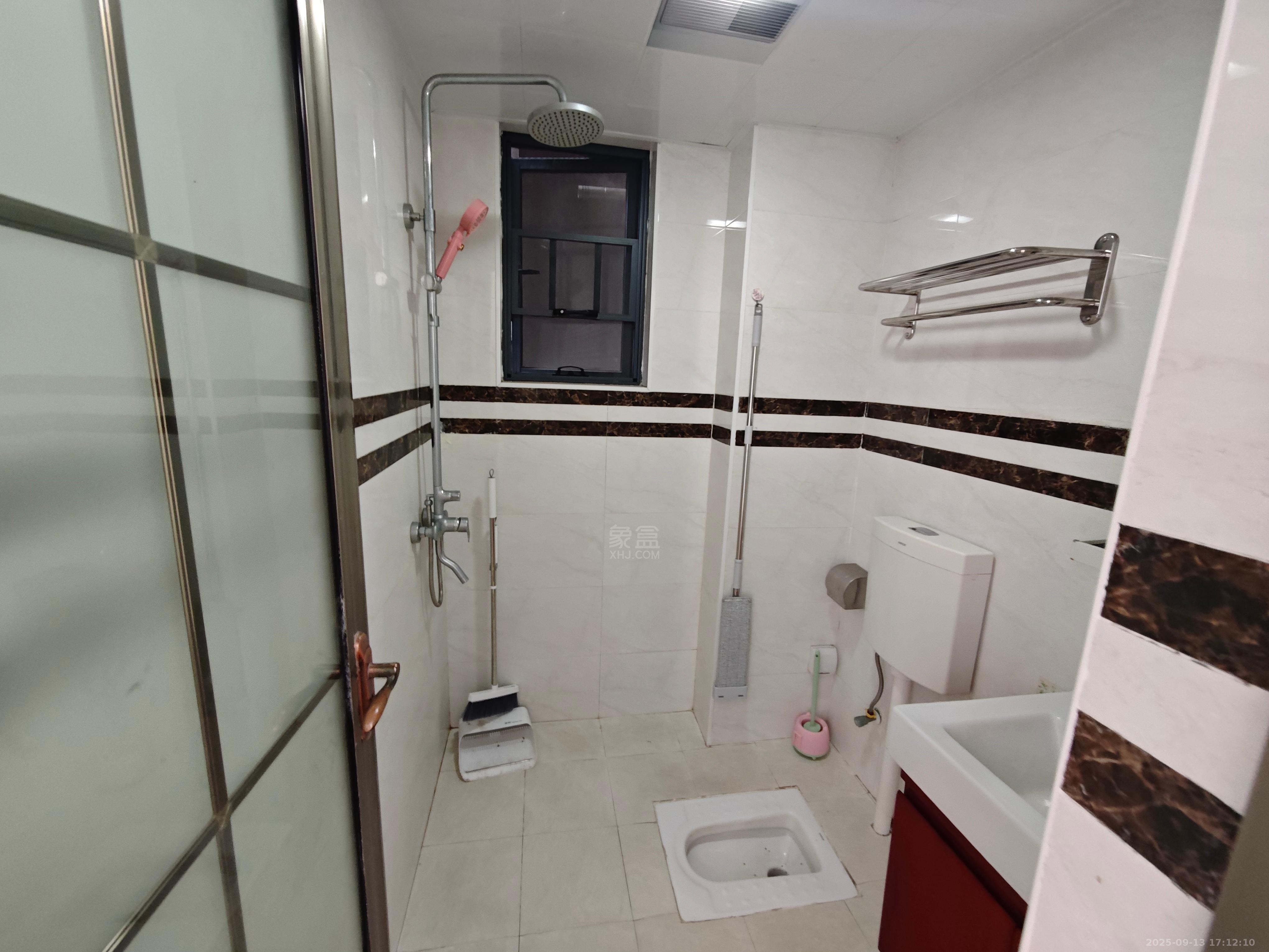 提香蓝岸 3室2厅1卫 1700.0元/月 提香蓝岸 3室2厅1卫 1700.0元/月室内图