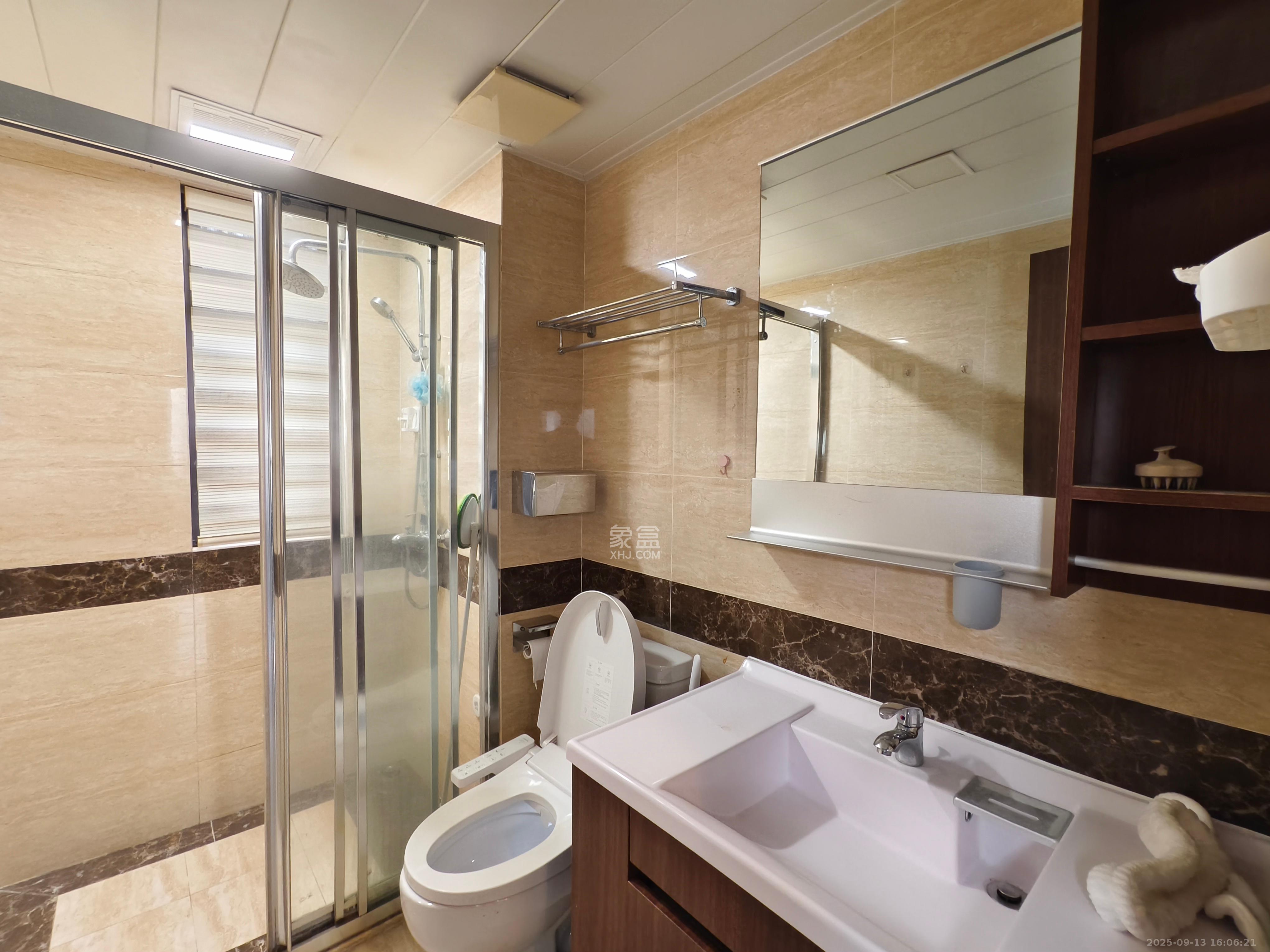 万科里金域滨江  4室2厅2卫    4800.0元/月室内图