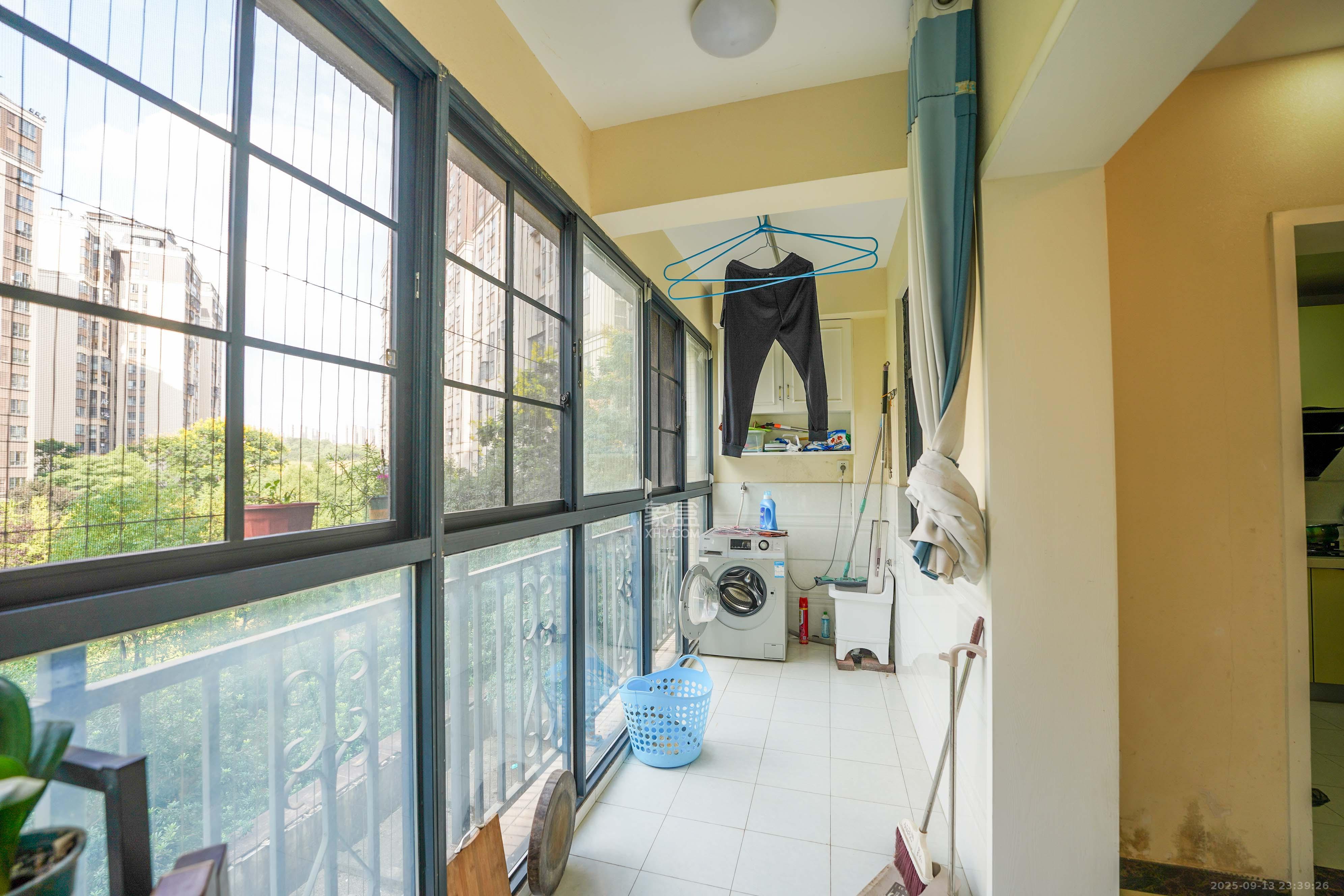 五矿紫湖香醍  1室2厅2卫    132.8万 五矿紫湖香醍  1室2厅2卫    132.8万阳台