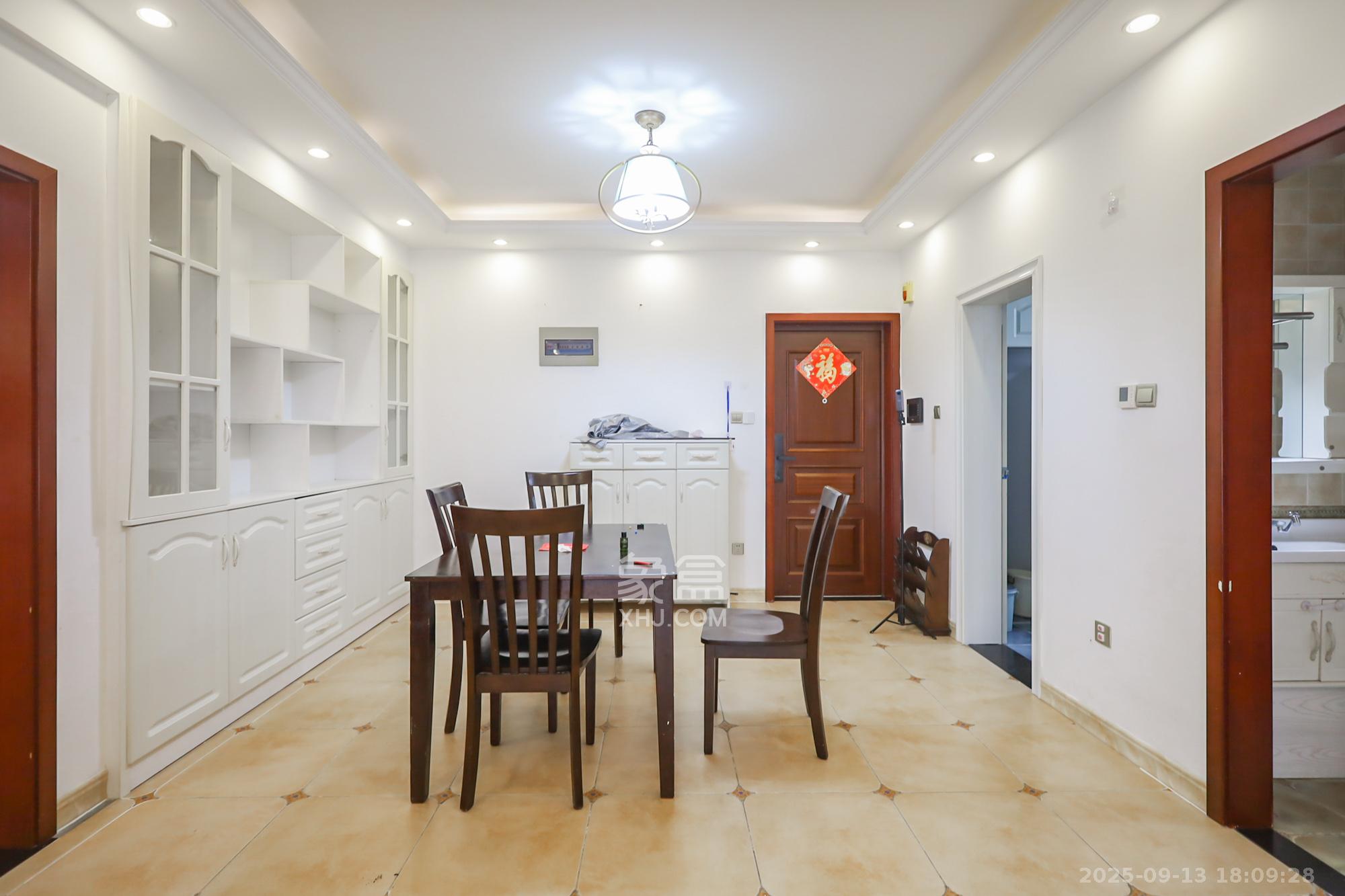 世茂外滩里(世茂铂翠湾三期) 3室2厅1卫 165.0万 世茂外滩里(世茂铂翠湾三期) 3室2厅1卫 165.0万其他