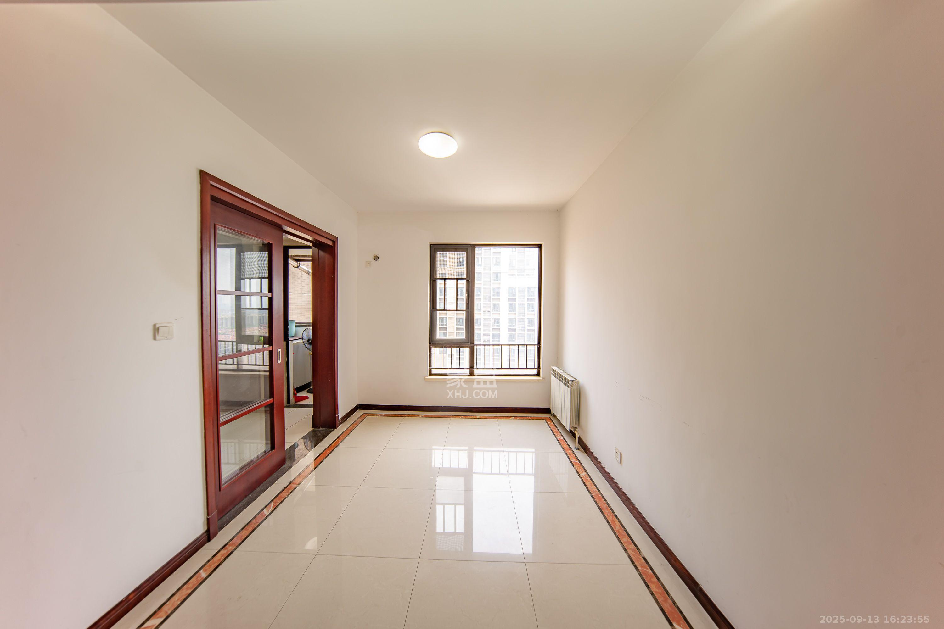 中海国际二期  3室2厅1卫    2000.0元/月 中海国际二期  3室2厅1卫    2000.0元/月室内图