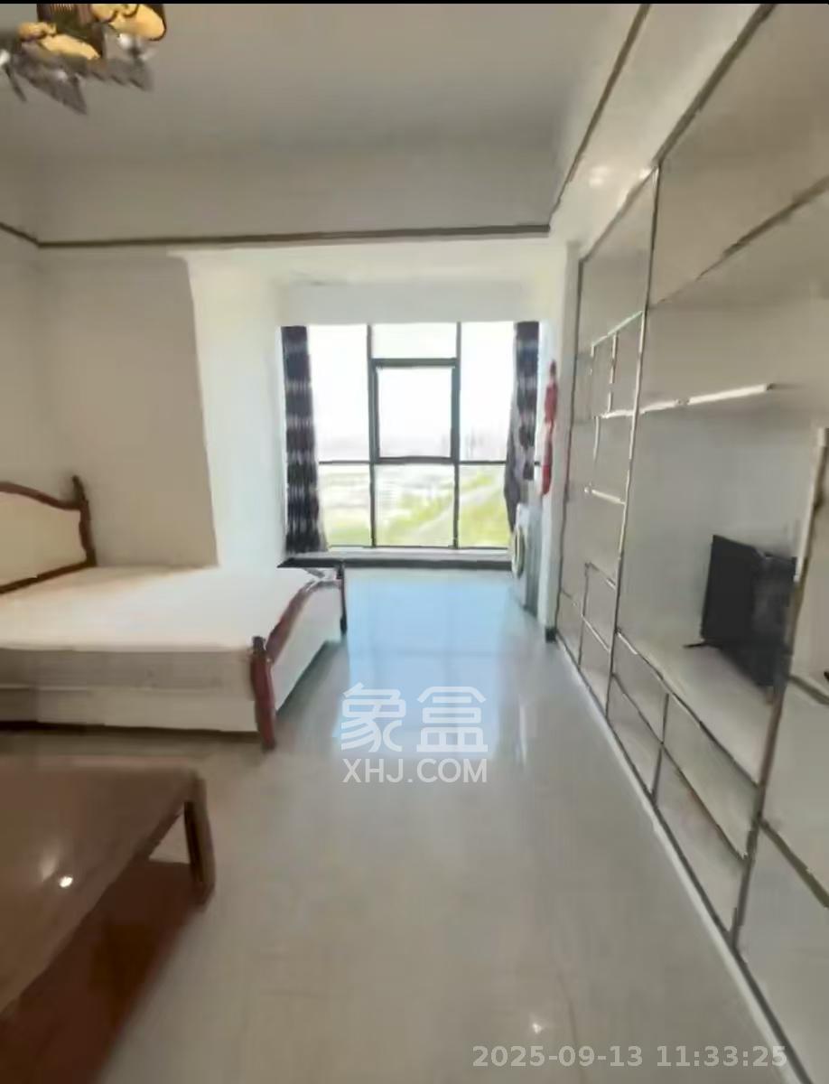 华侨假日中心(晟华苑) 1室1厅1卫 1800.0元/月 华侨假日中心(晟华苑) 1室1厅1卫 1800.0元/月室内图