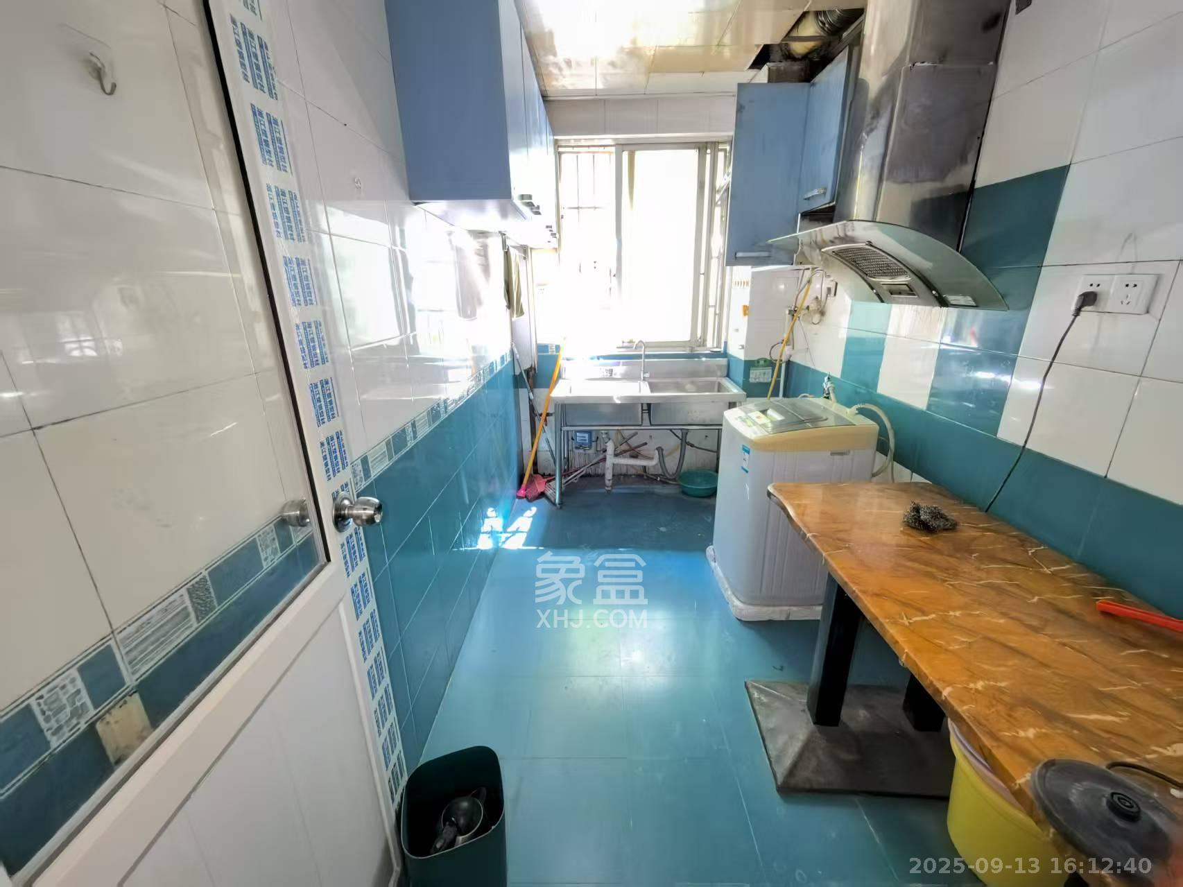 农广校单位宿舍  4室2厅2卫    2480.0元/月室内图