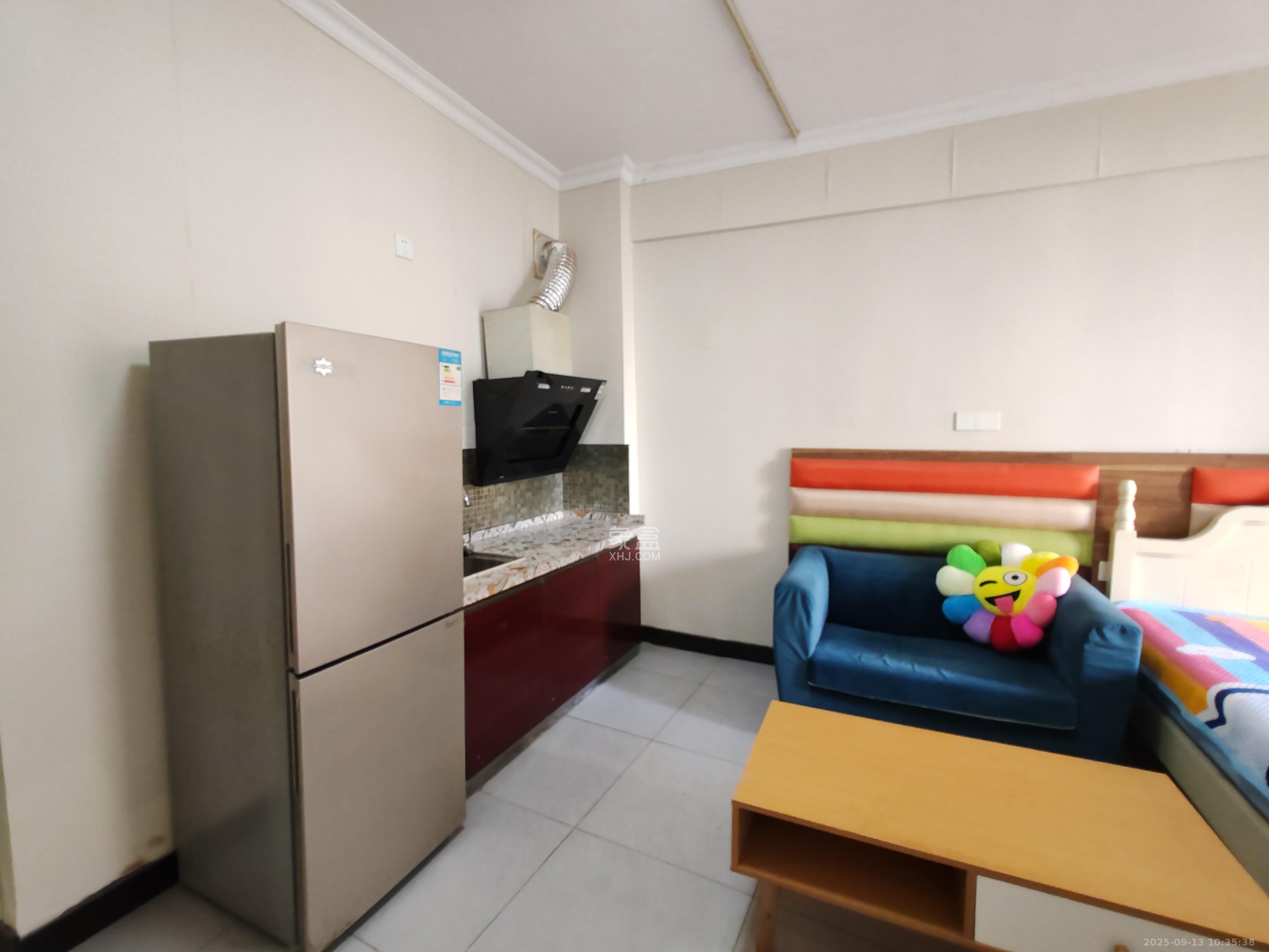 钱隆樽品(一、二、三期)  1室1厅1卫    1300.0元/月室内图