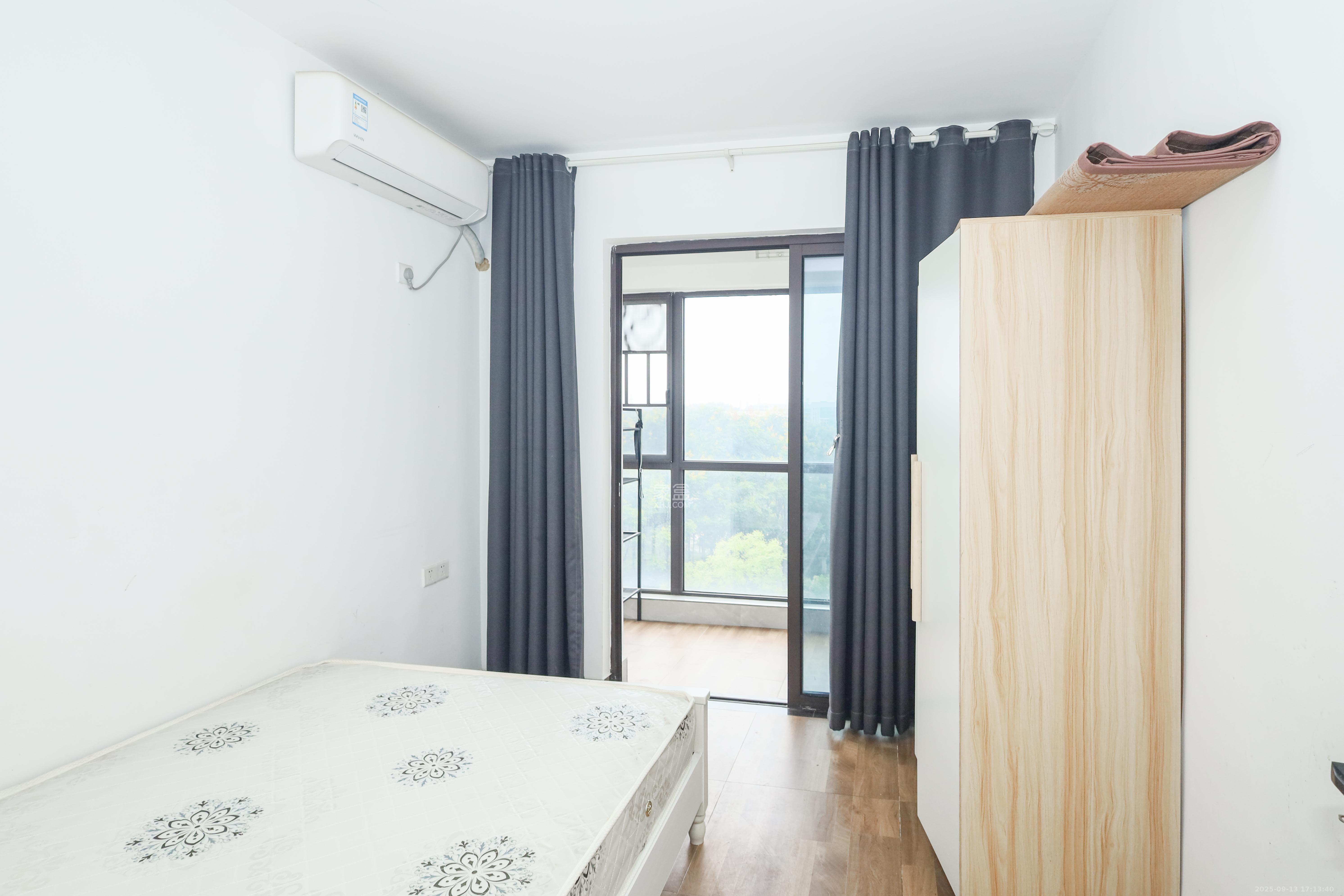 中冶中央公园 3室2厅1卫 110.0万 中冶中央公园 3室2厅1卫 110.0万卧室