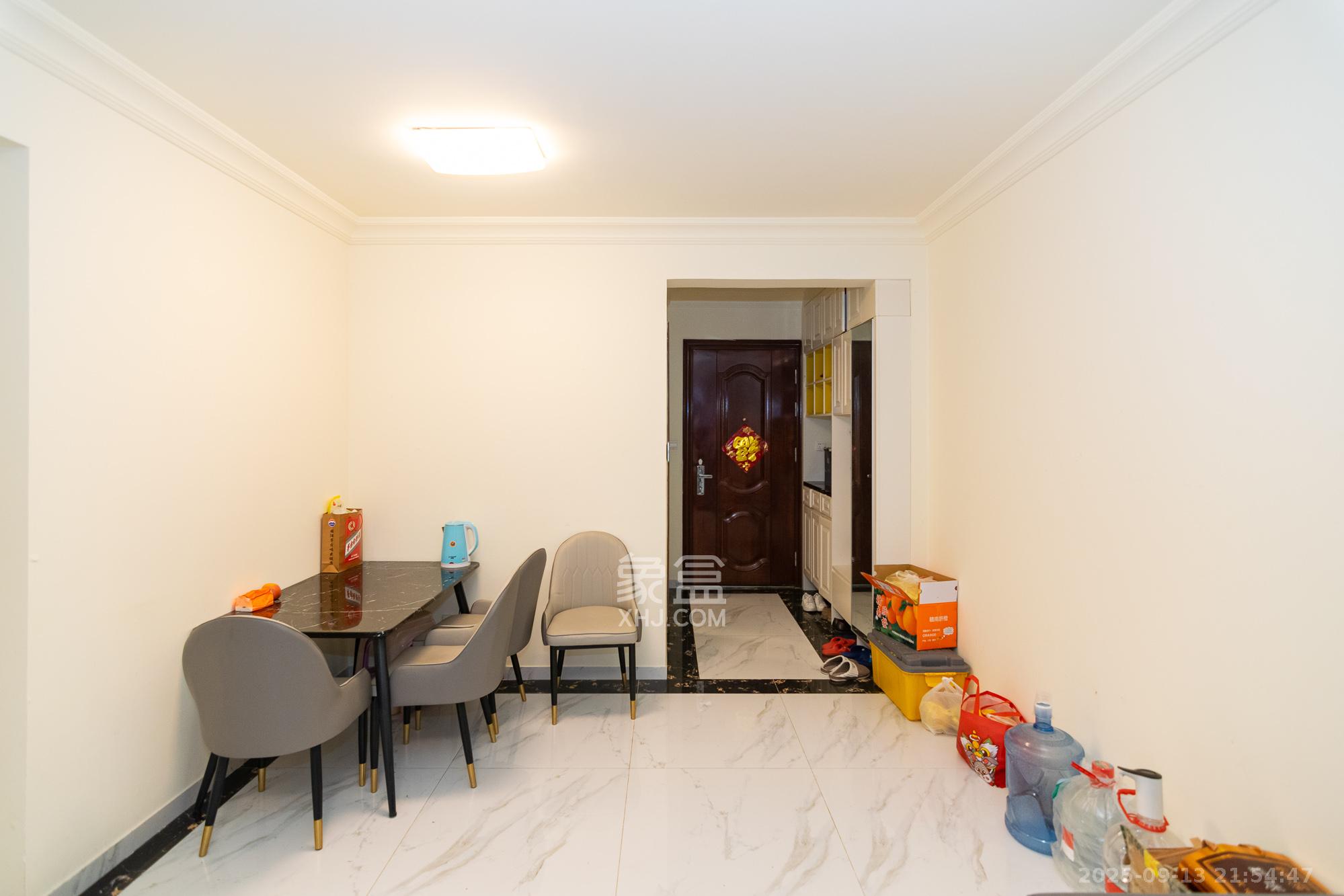 碧桂园高尔夫花园  3室2厅2卫    71.8万客厅