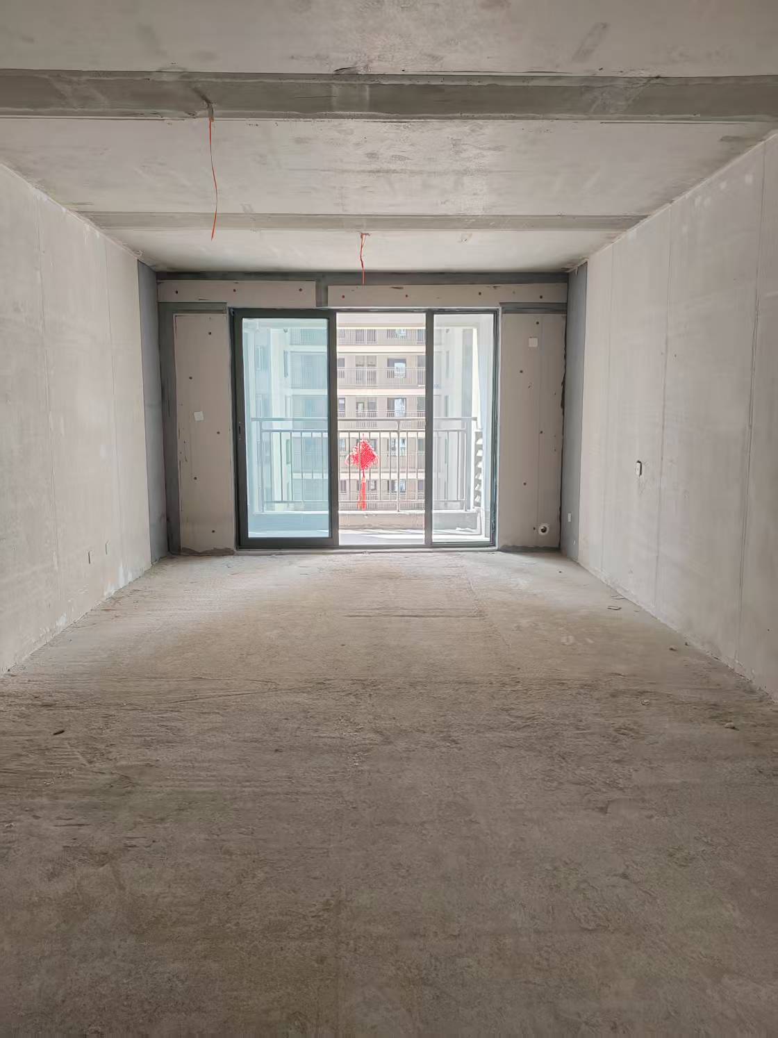 吾悦广场 4室2厅2卫 79.8万 吾悦广场 4室2厅2卫 79.8万客厅