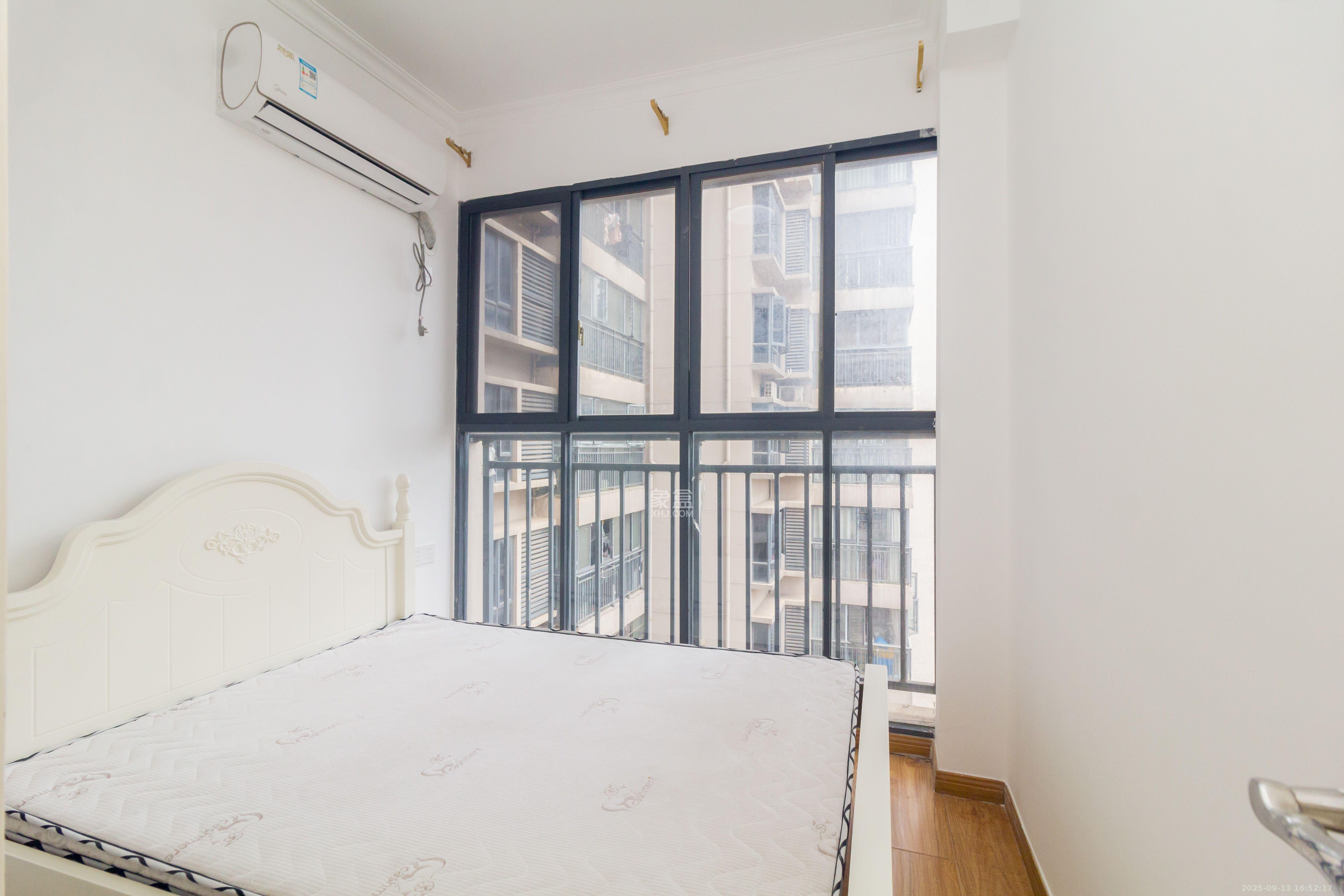 东岸城邦  3室2厅2卫    2500.0元/月室内图