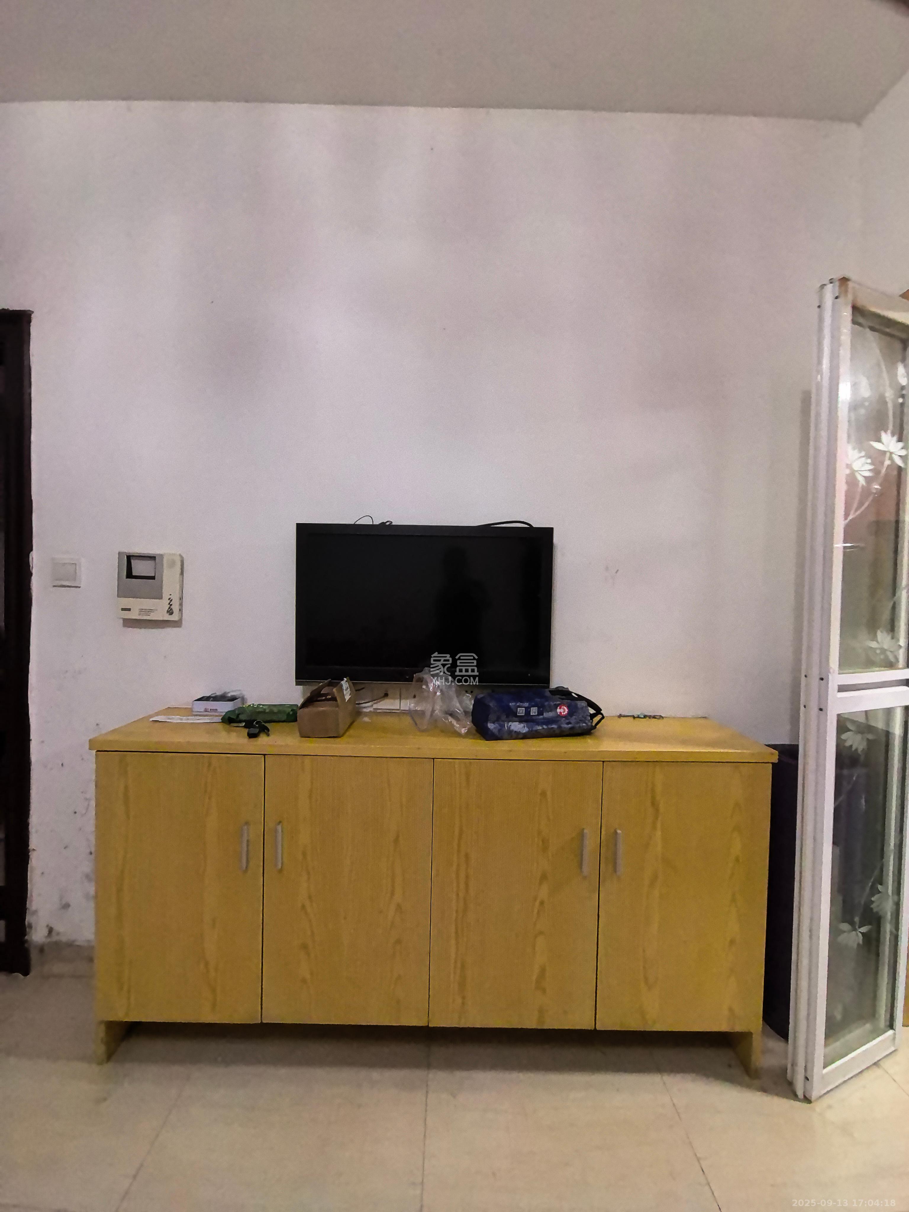 四方小区综合楼(四方嘉丽) 1室1厅1卫 1200.0元/月 四方小区综合楼(四方嘉丽) 1室1厅1卫 1200.0元/月室内图