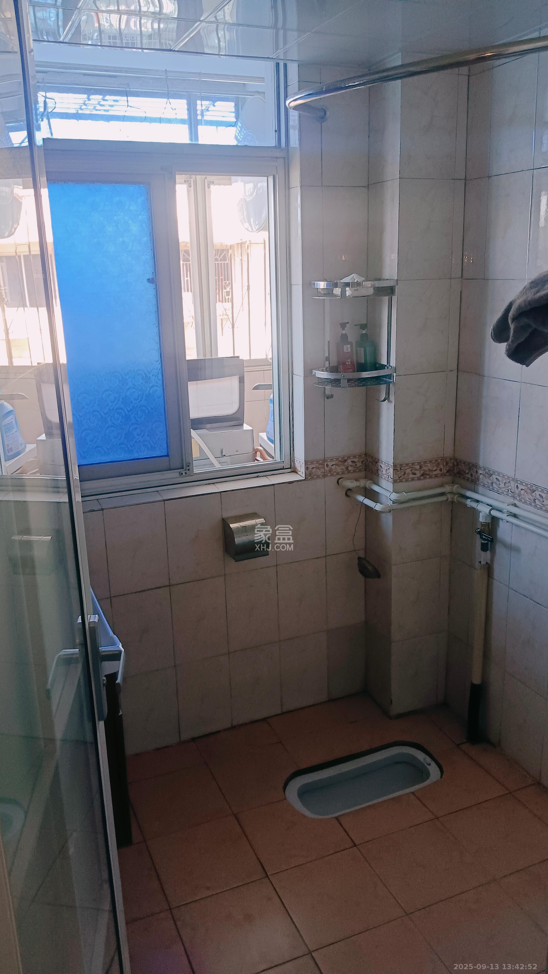 下民航宿舍  3室1厅1卫    1800.0元/月 下民航宿舍  3室1厅1卫    1800.0元/月室内图