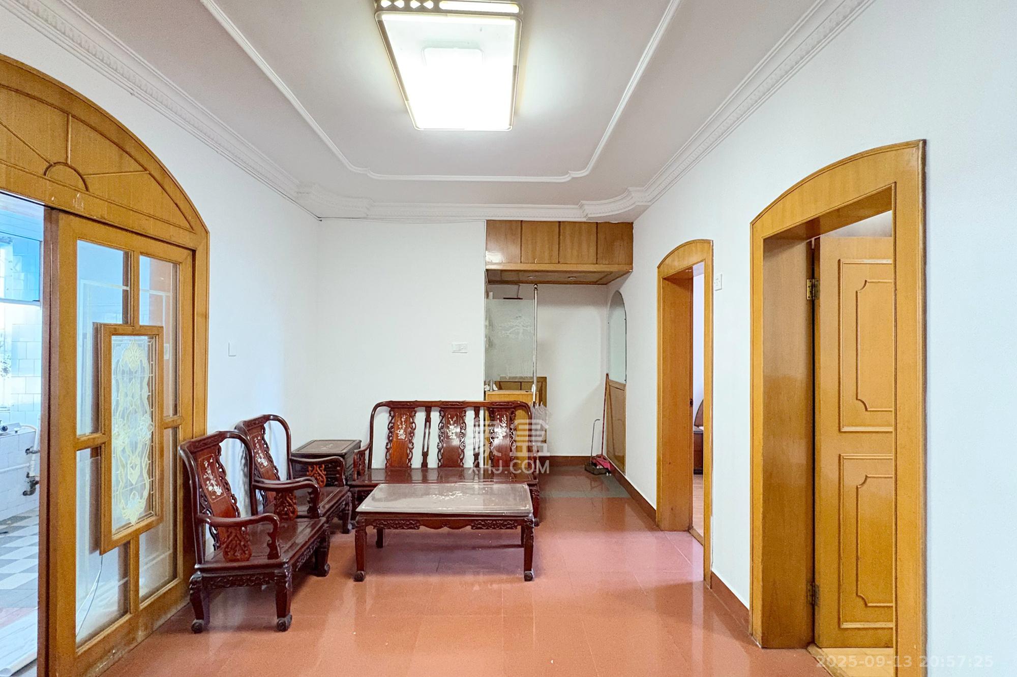 湖南省机械局宿舍（东茅街30号）  2室2厅1卫    68.0万客厅