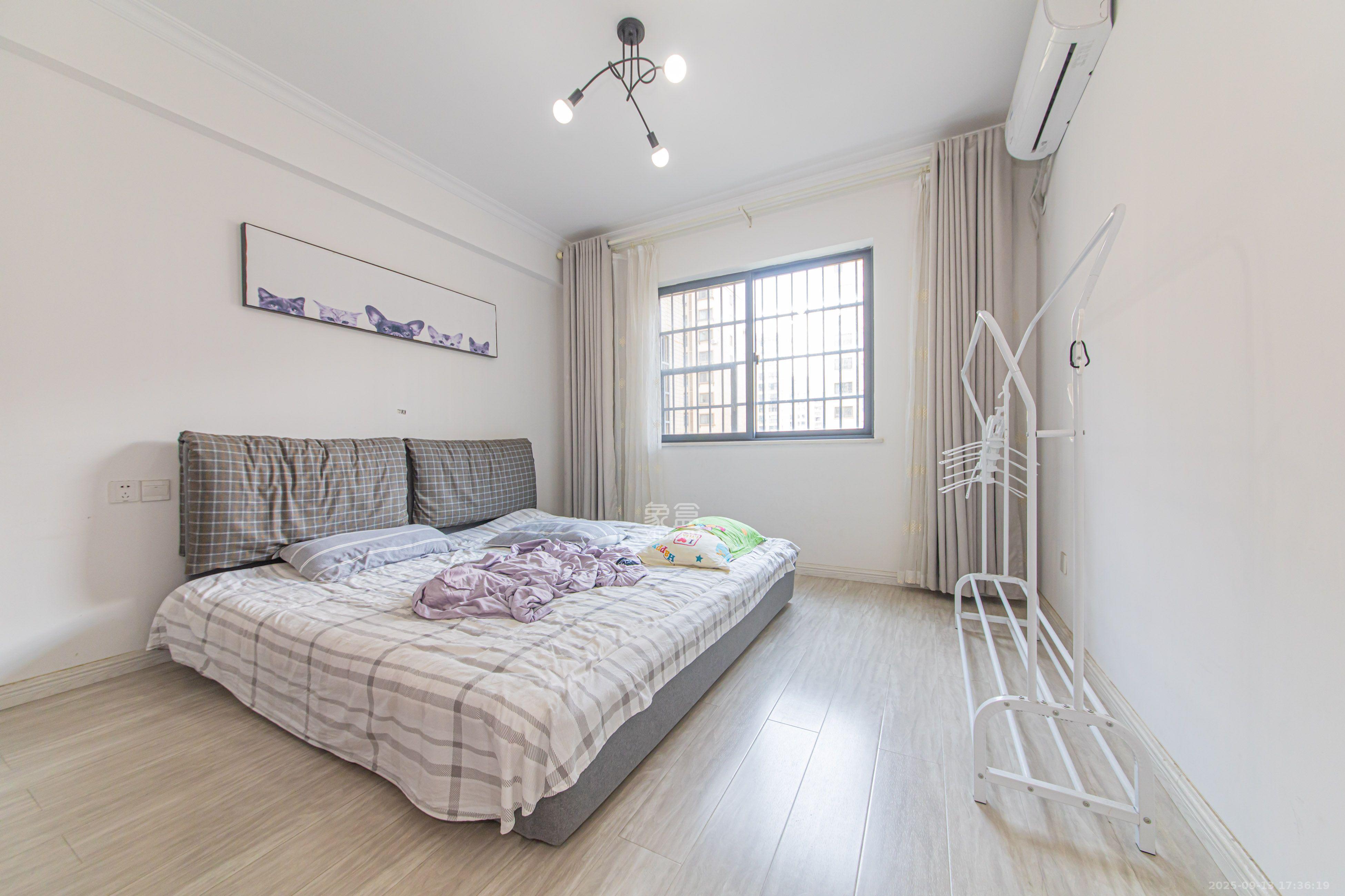 中建芙蓉嘉苑  4室2厅2卫    3000.0元/月室内图