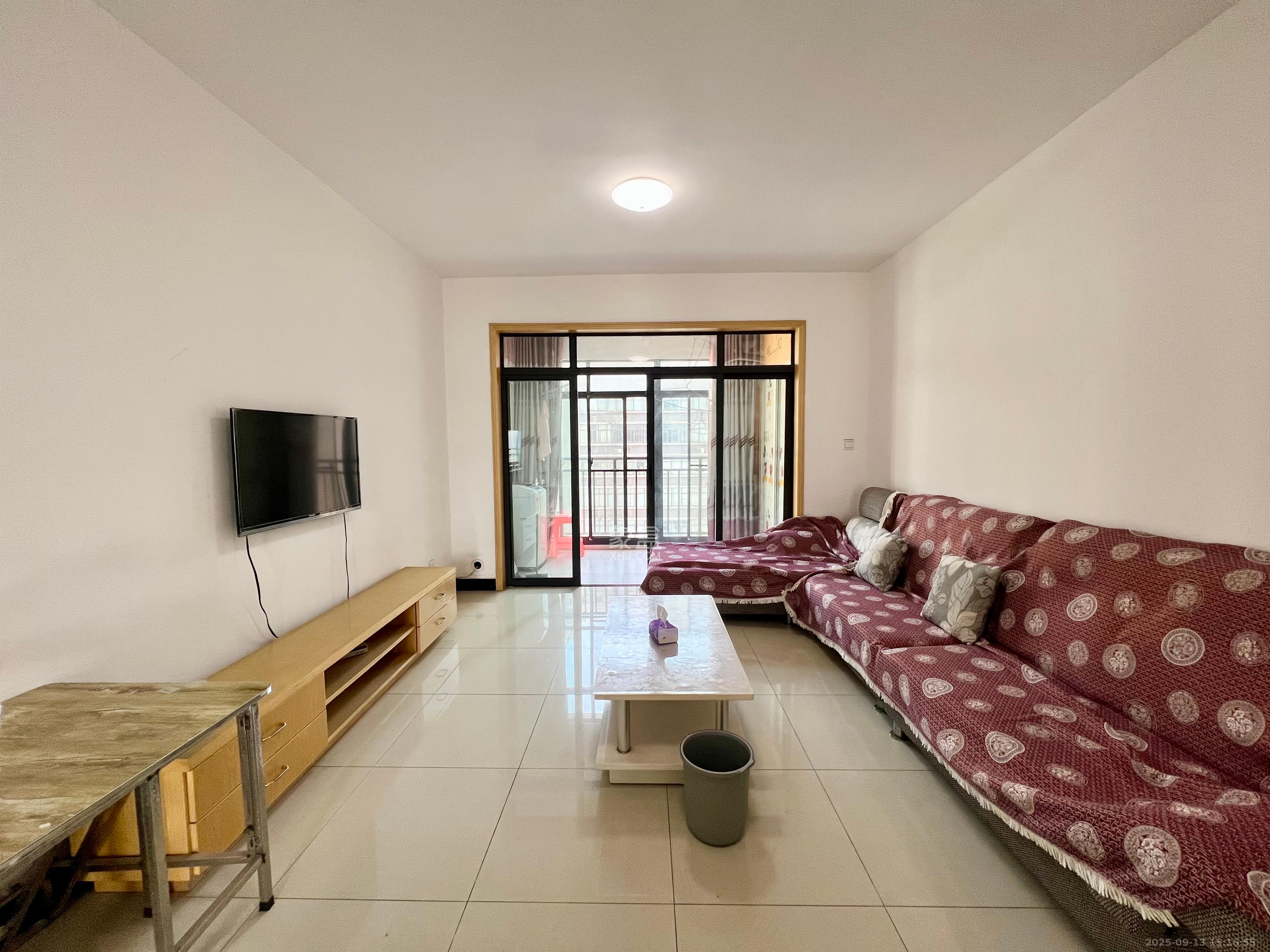 极目楚天 2室2厅1卫 2000.0元/月 极目楚天 2室2厅1卫 2000.0元/月室内图