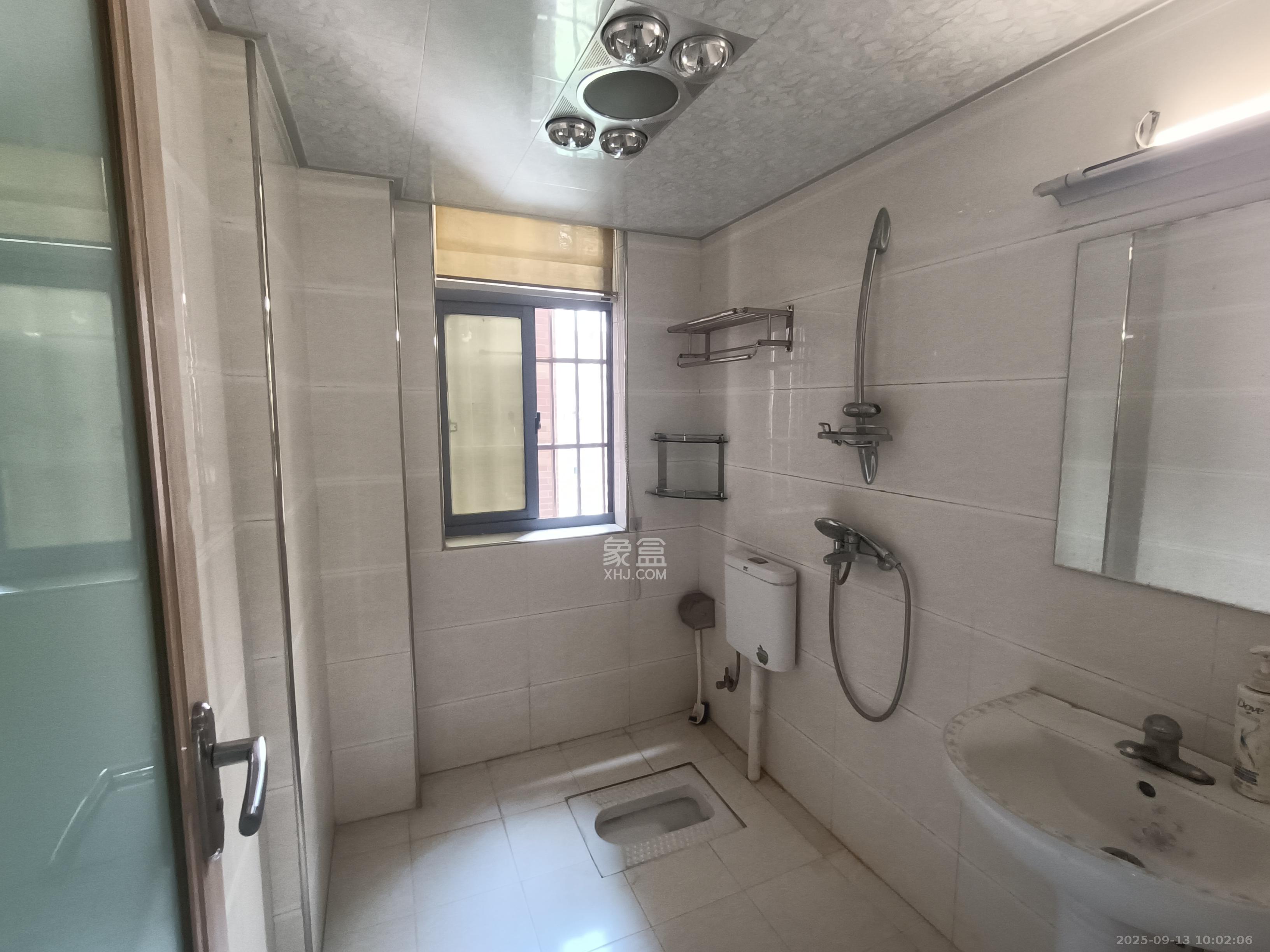 夏威夷碧水春城(碧桂园城市花园)  3室2厅1卫    1900.0元/月 夏威夷碧水春城(碧桂园城市花园)  3室2厅1卫    1900.0元/月室内图