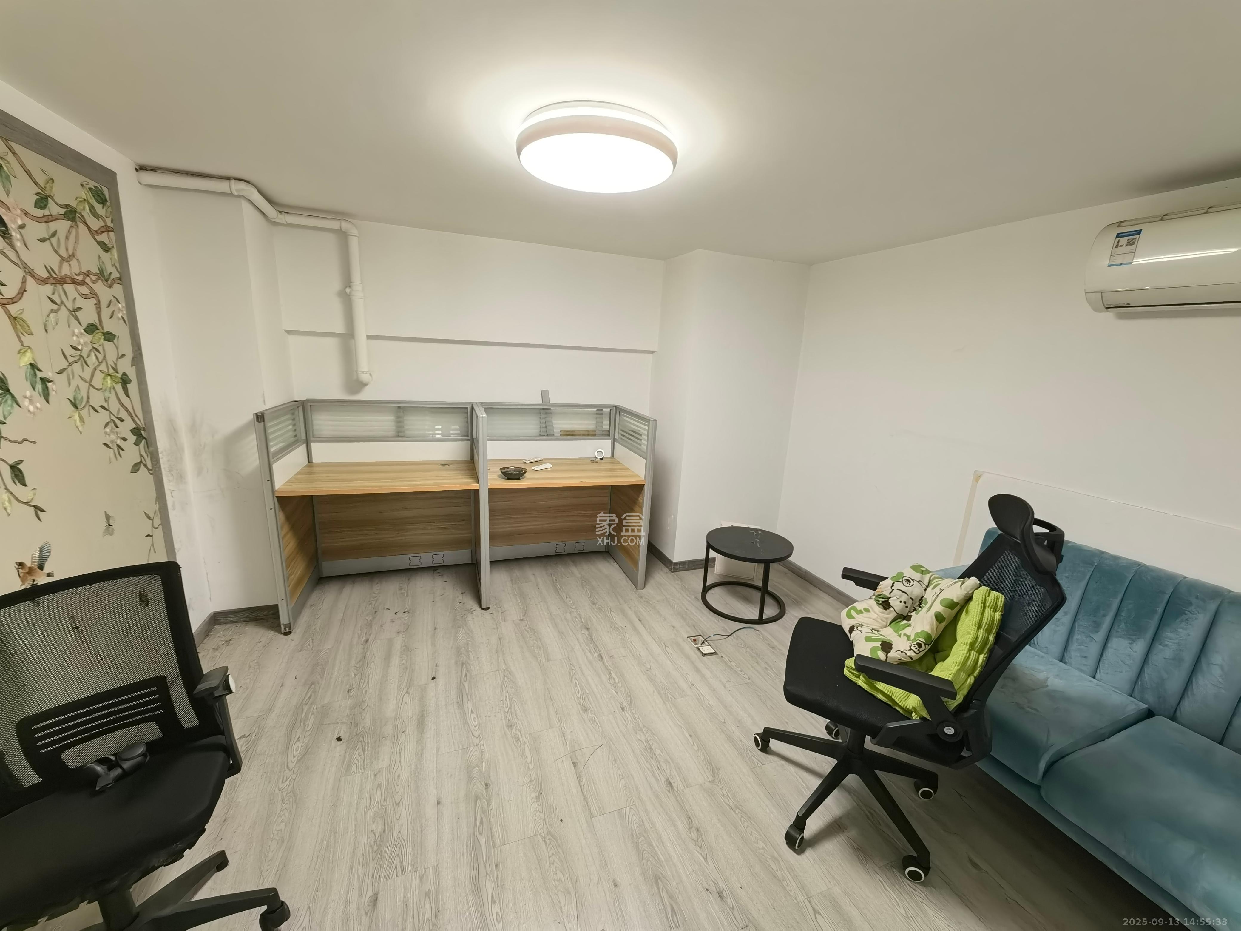 华润置地广场二期 2室1厅1卫 1700.0元/月 华润置地广场二期 2室1厅1卫 1700.0元/月室内图