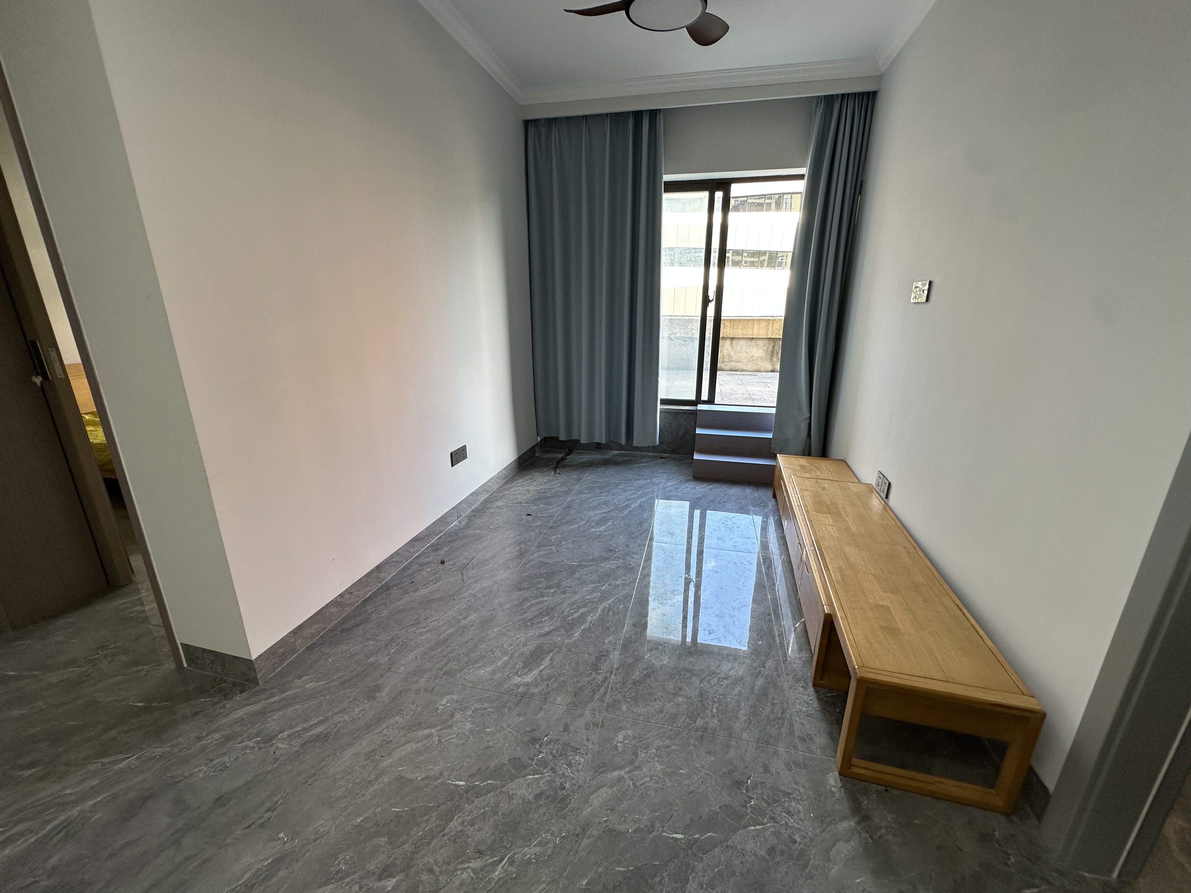 绿地海德公馆 3室2厅1卫 160.0万 绿地海德公馆 3室2厅1卫 160.0万客厅