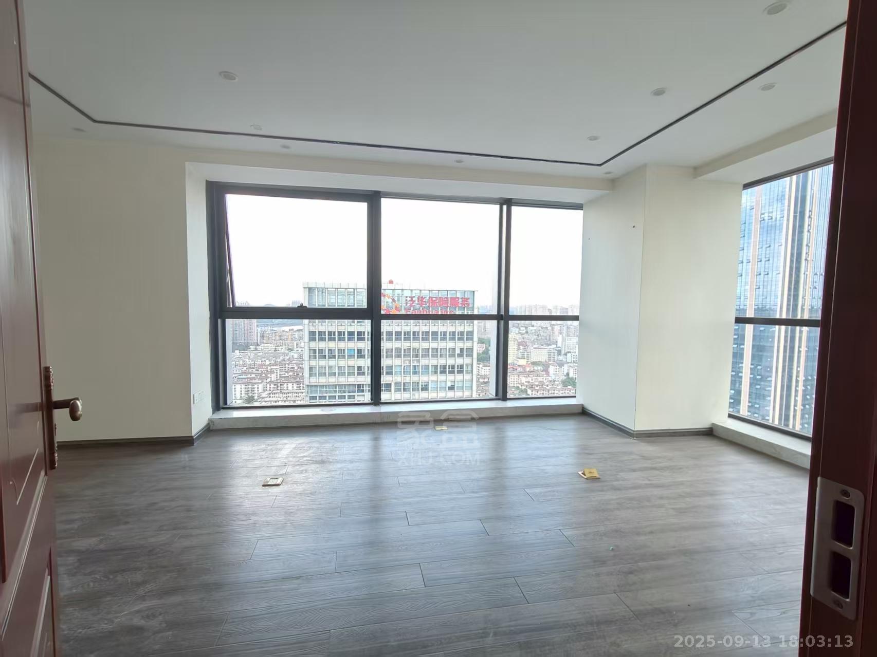 未来云环球中心  1室0厅0卫    8000.0元/月 未来云环球中心  1室0厅0卫    8000.0元/月室内图