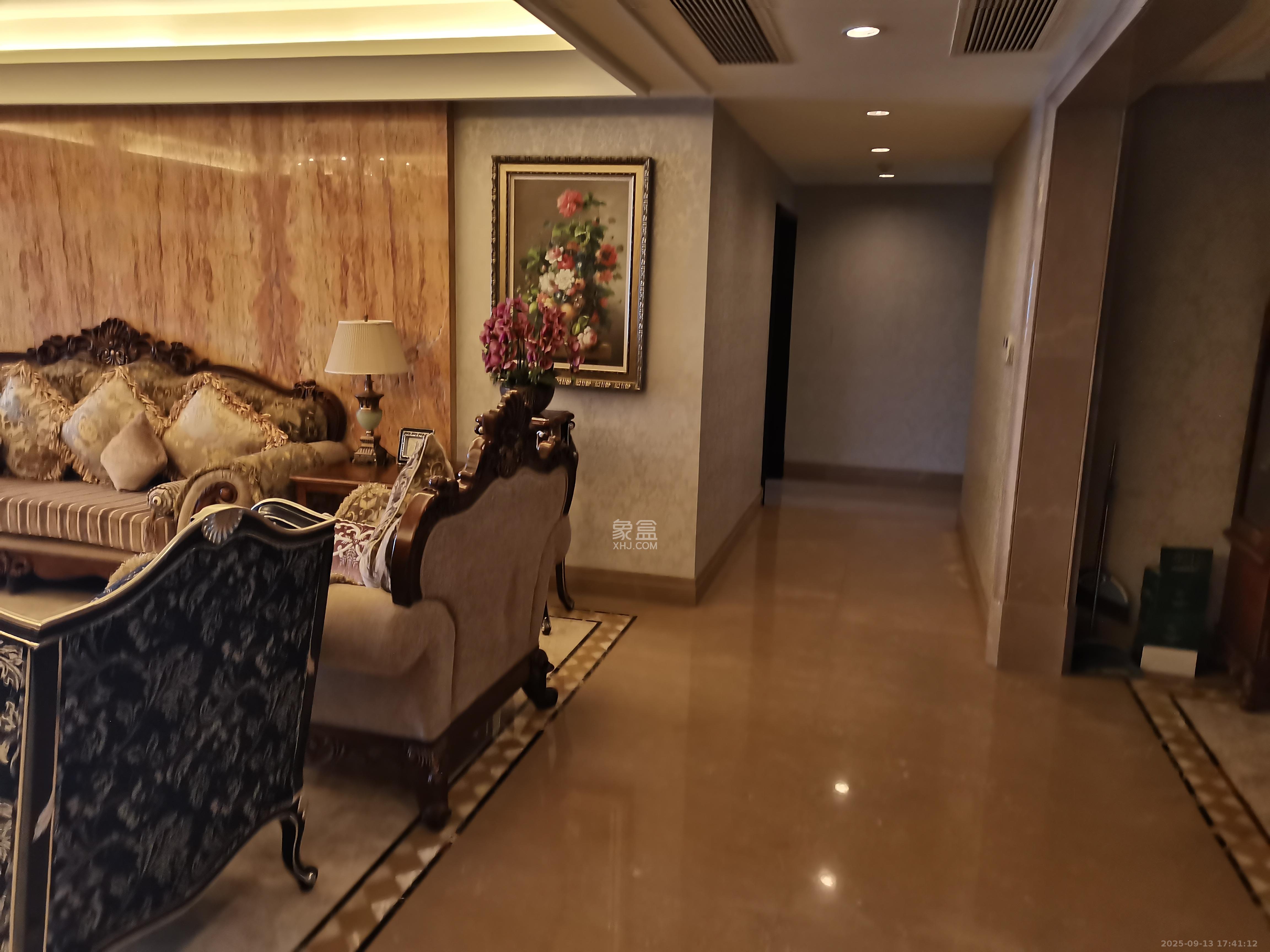 华远华中心  5室2厅2卫    18000.0元/月室内图