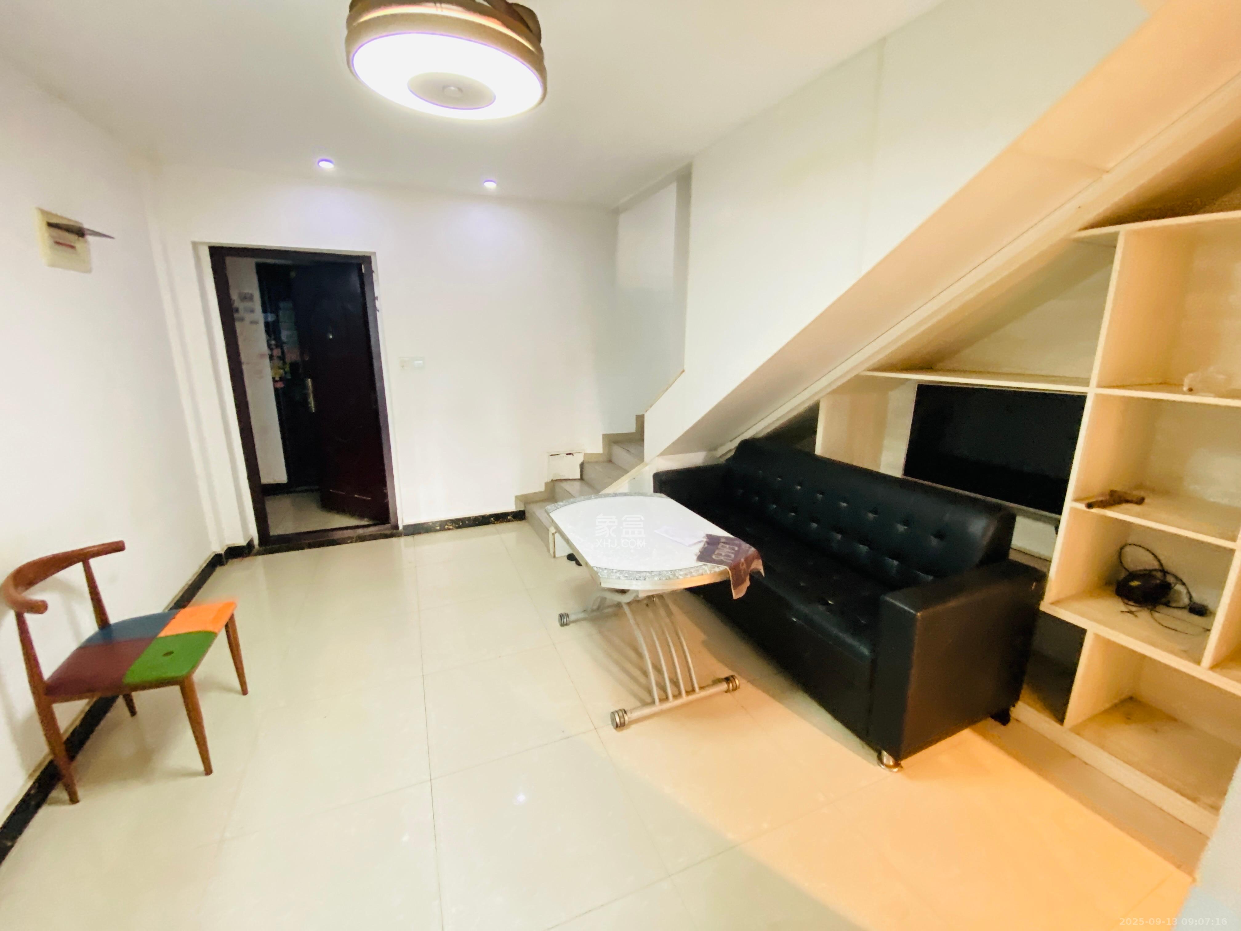 泰龙华府  2室1厅1卫    1700.0元/月 泰龙华府  2室1厅1卫    1700.0元/月室内图