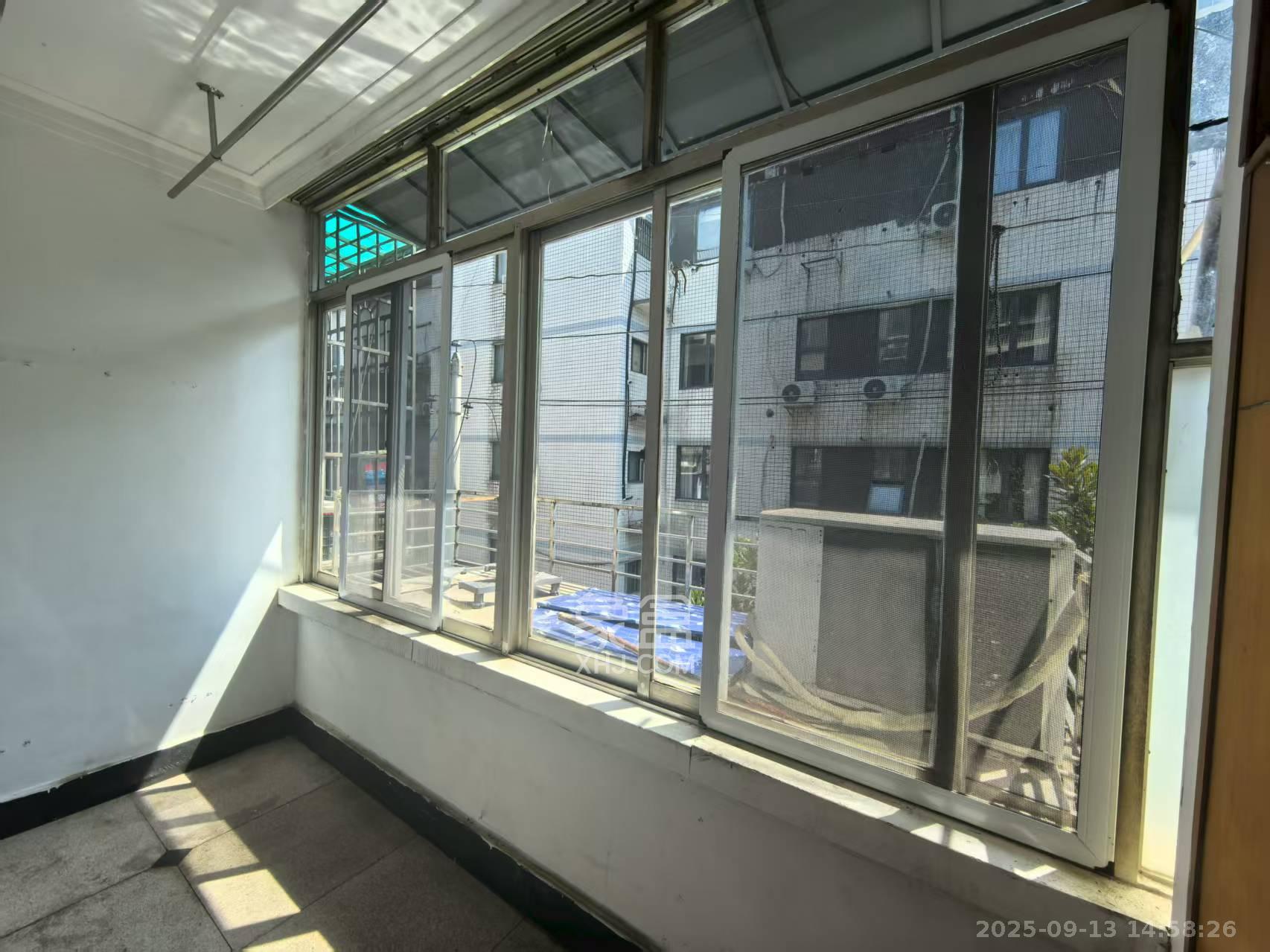 湖南省糖酒公司大院 3室1厅1卫 2600.0元/月 湖南省糖酒公司大院 3室1厅1卫 2600.0元/月小区图