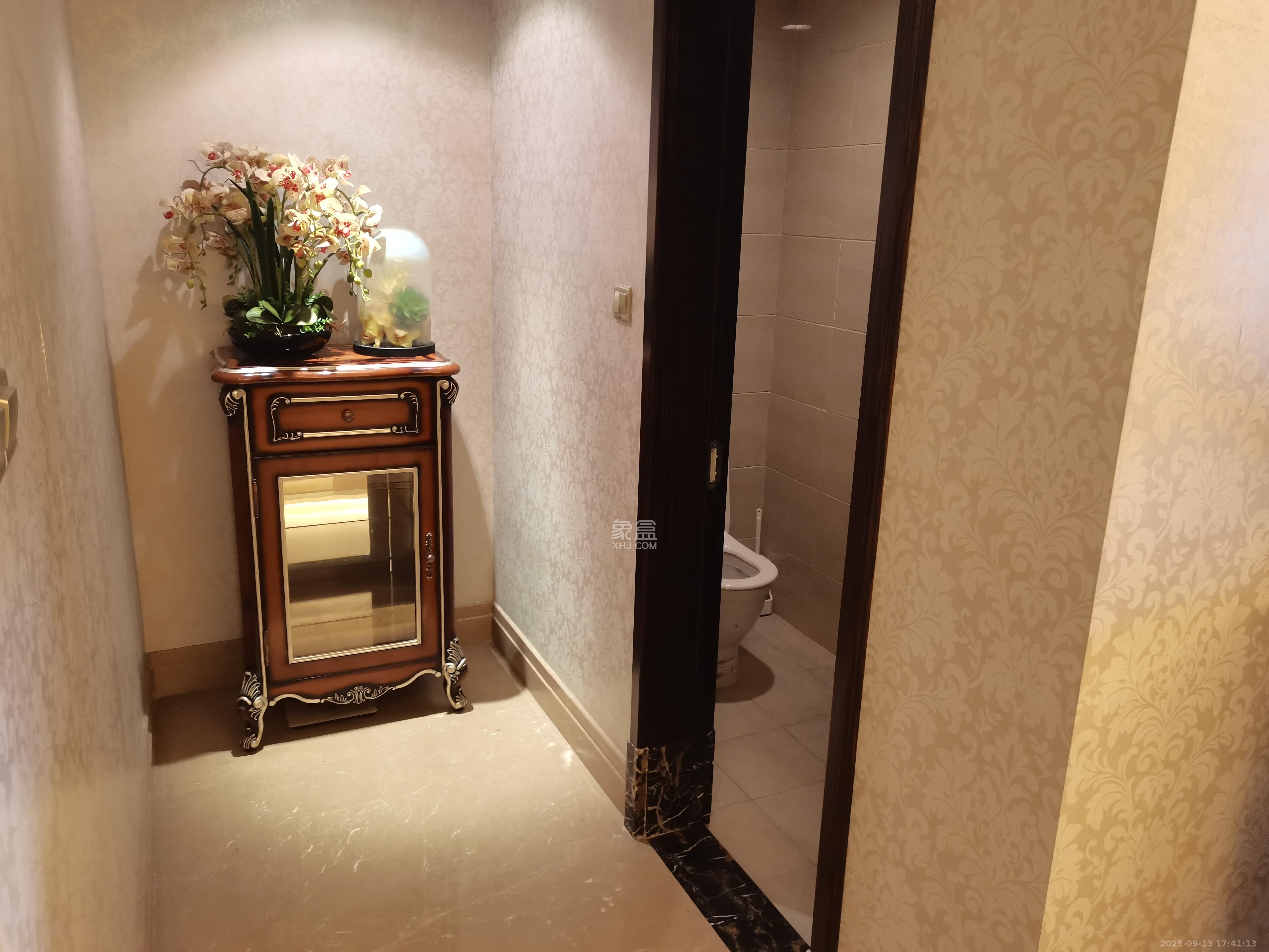 华远华中心  5室2厅2卫    18000.0元/月室内图