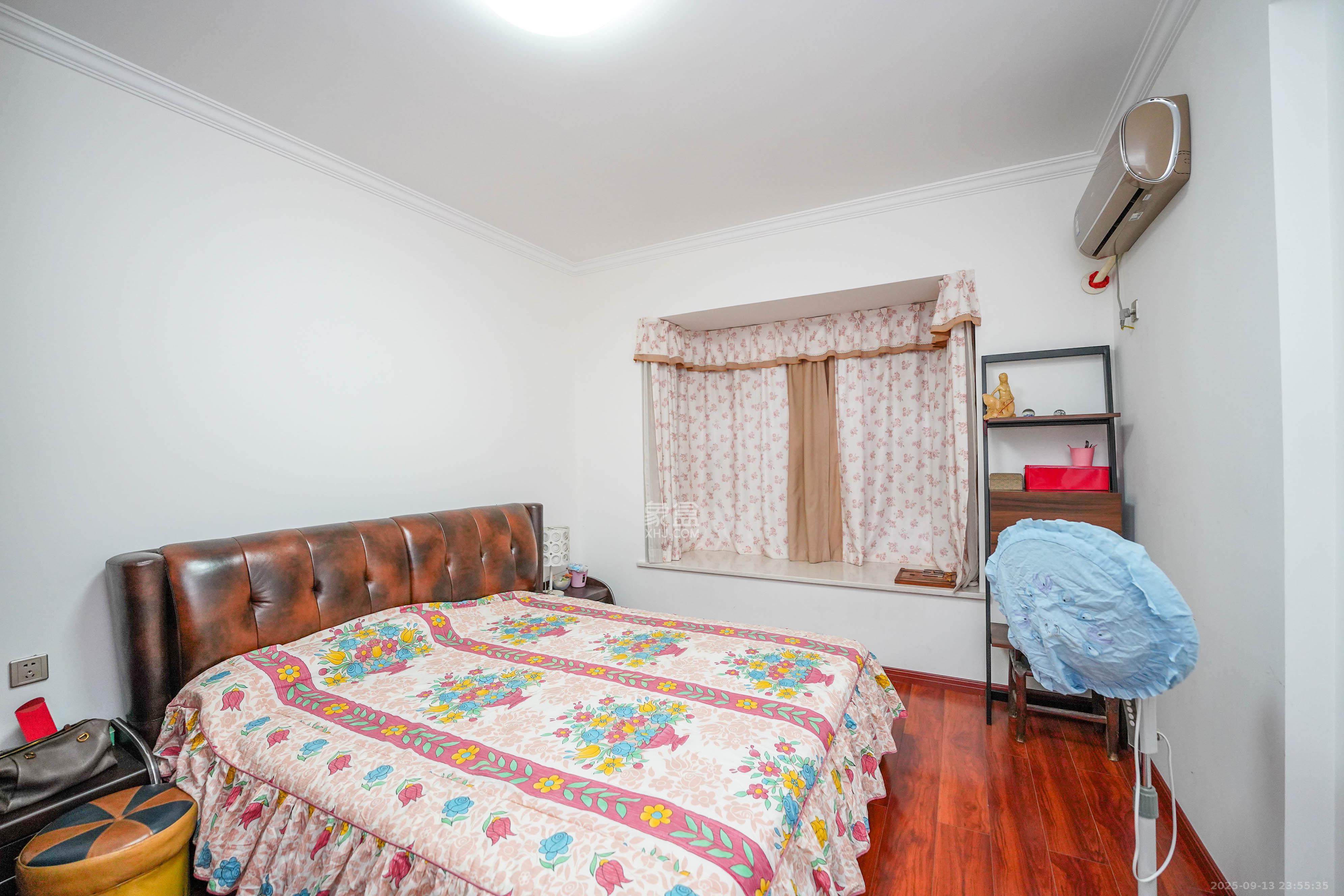 和美星城  3室3厅1卫    115.0万卧室