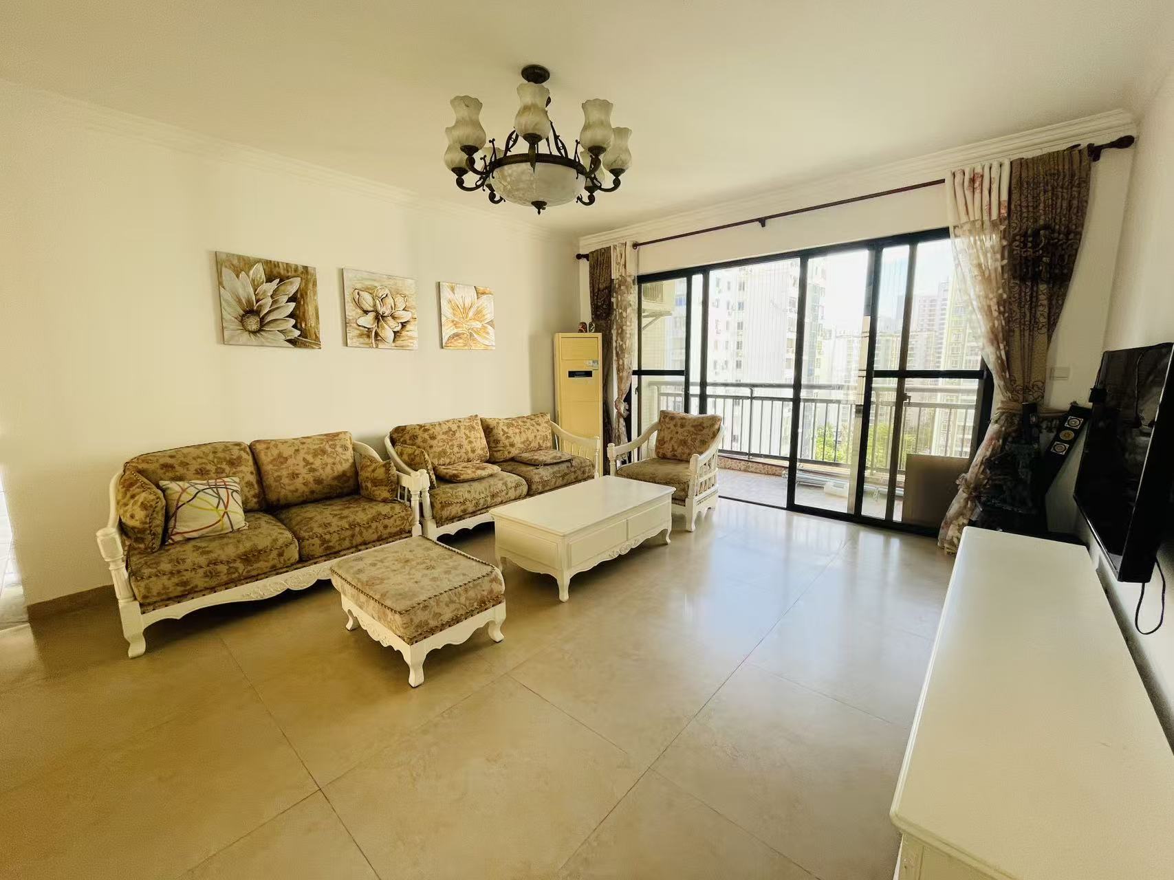 金碧文华 4室2厅2卫 4500.0元/月 金碧文华 4室2厅2卫 4500.0元/月室内图