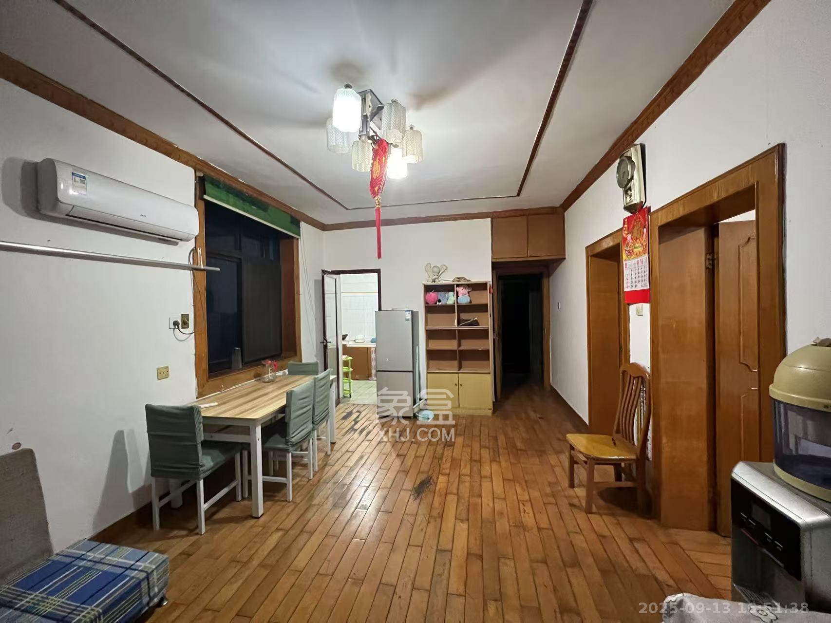 林业厅宿舍  2室1厅1卫    1600.0元/月 林业厅宿舍  2室1厅1卫    1600.0元/月室内图