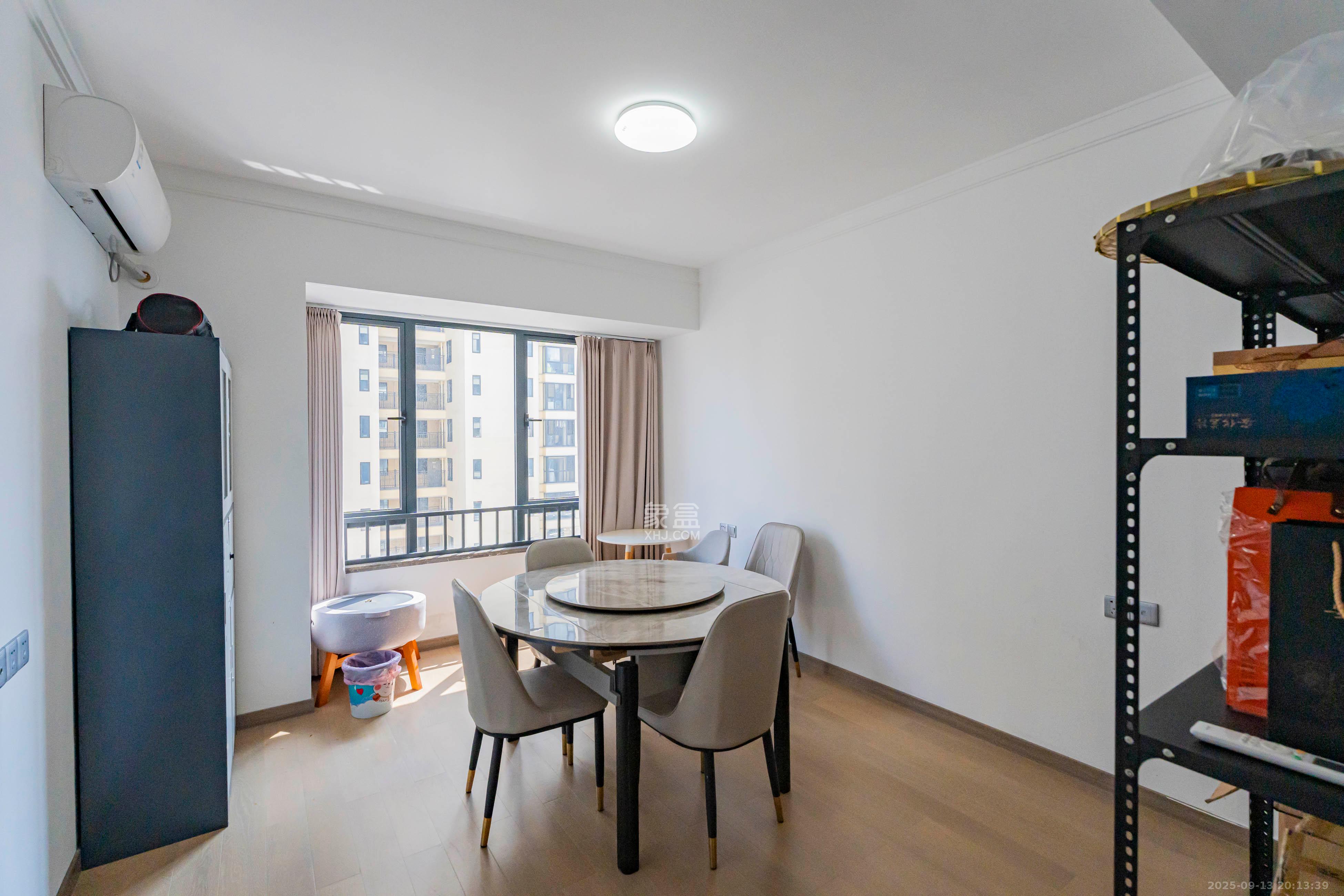 珠江四方印  3室2厅2卫    153.0万卧室