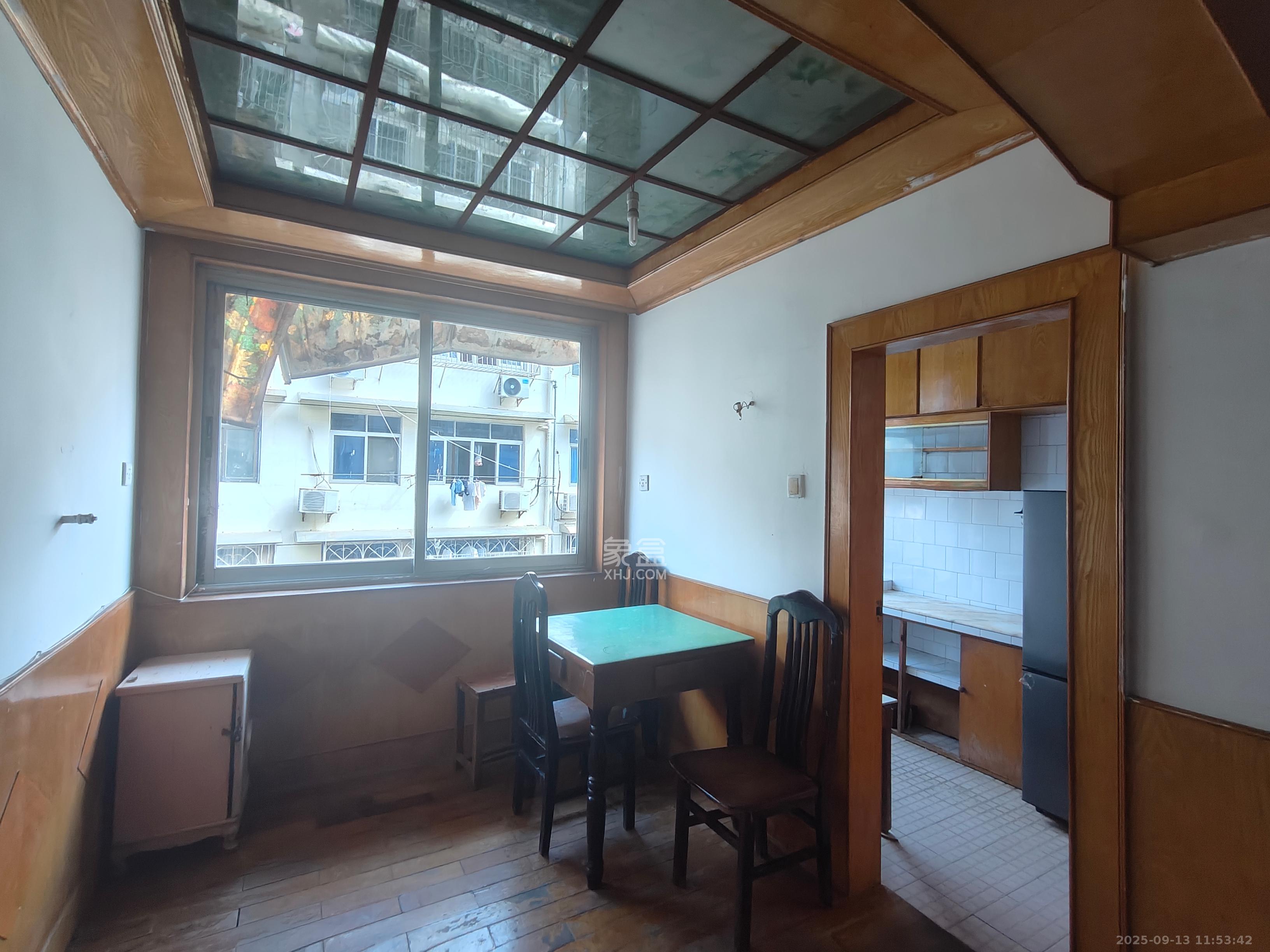 湖南中医药大学梨子山宿舍 1室0厅0卫 1300.0元/月 湖南中医药大学梨子山宿舍 1室0厅0卫 1300.0元/月室内图