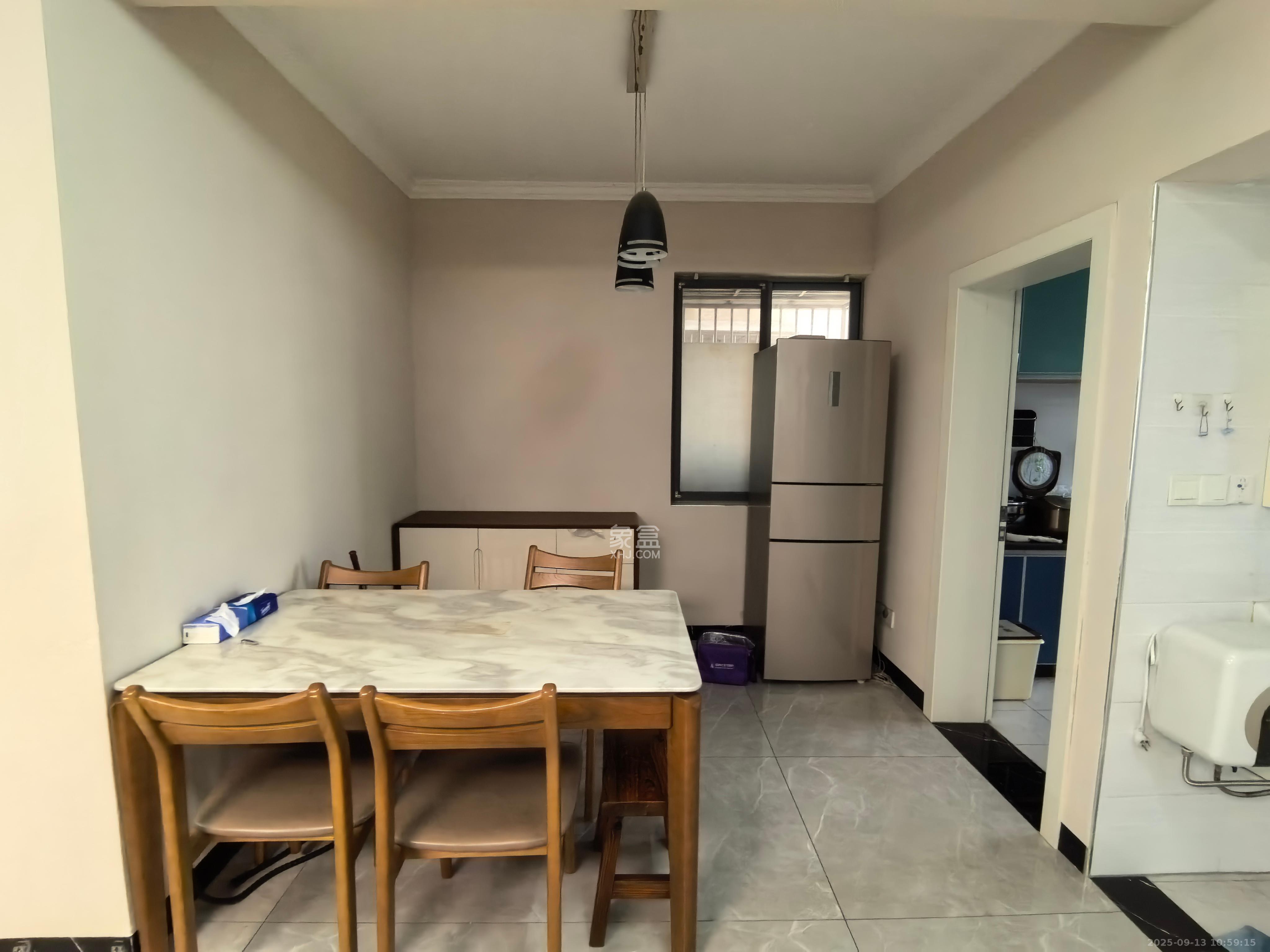 雄新水印廊桥（雄新华府）  3室2厅2卫    2400.0元/月室内图